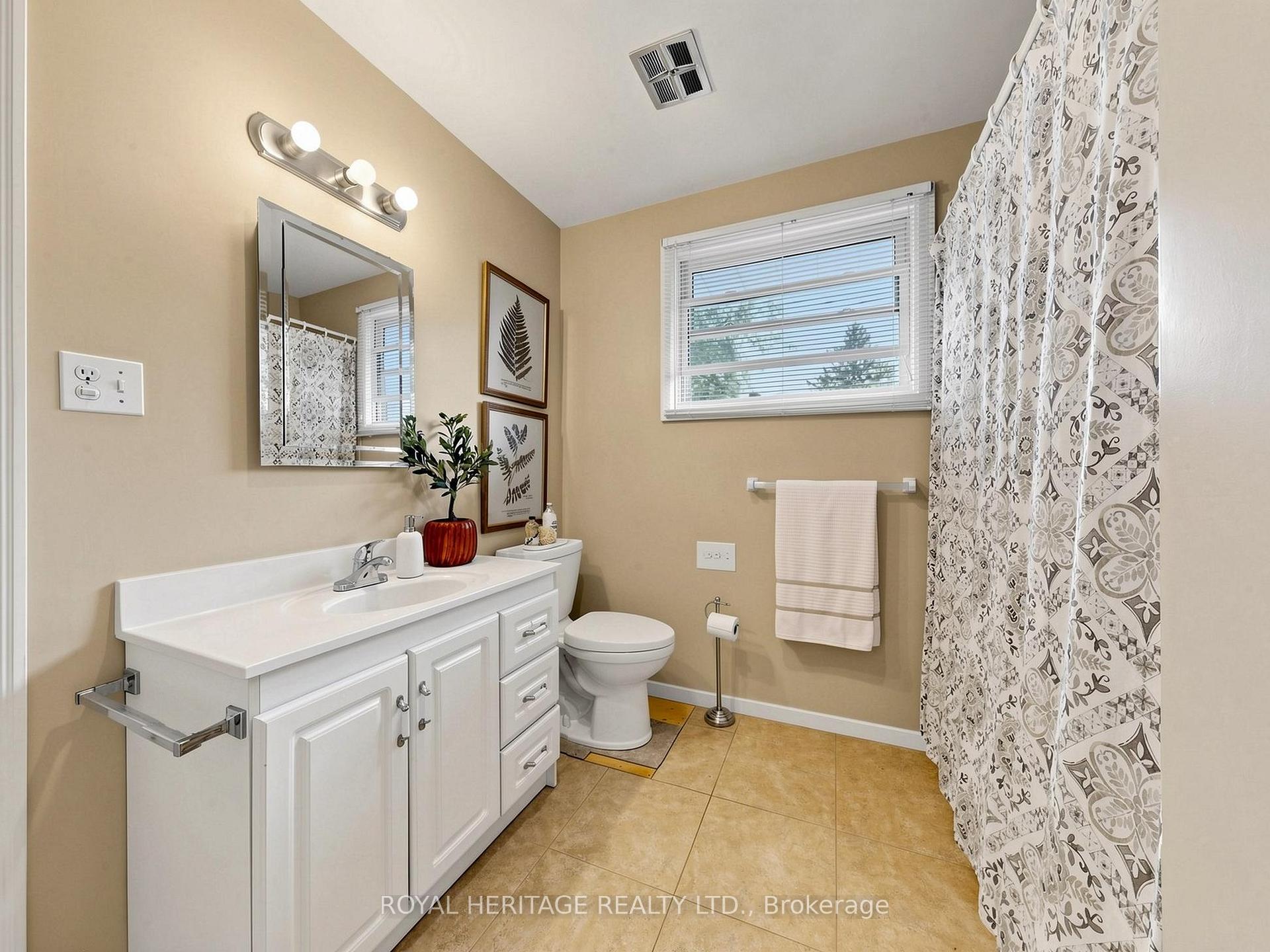 Photo 25 of 1015 Lavender Court, Oshawa, Centennial — HOMEH