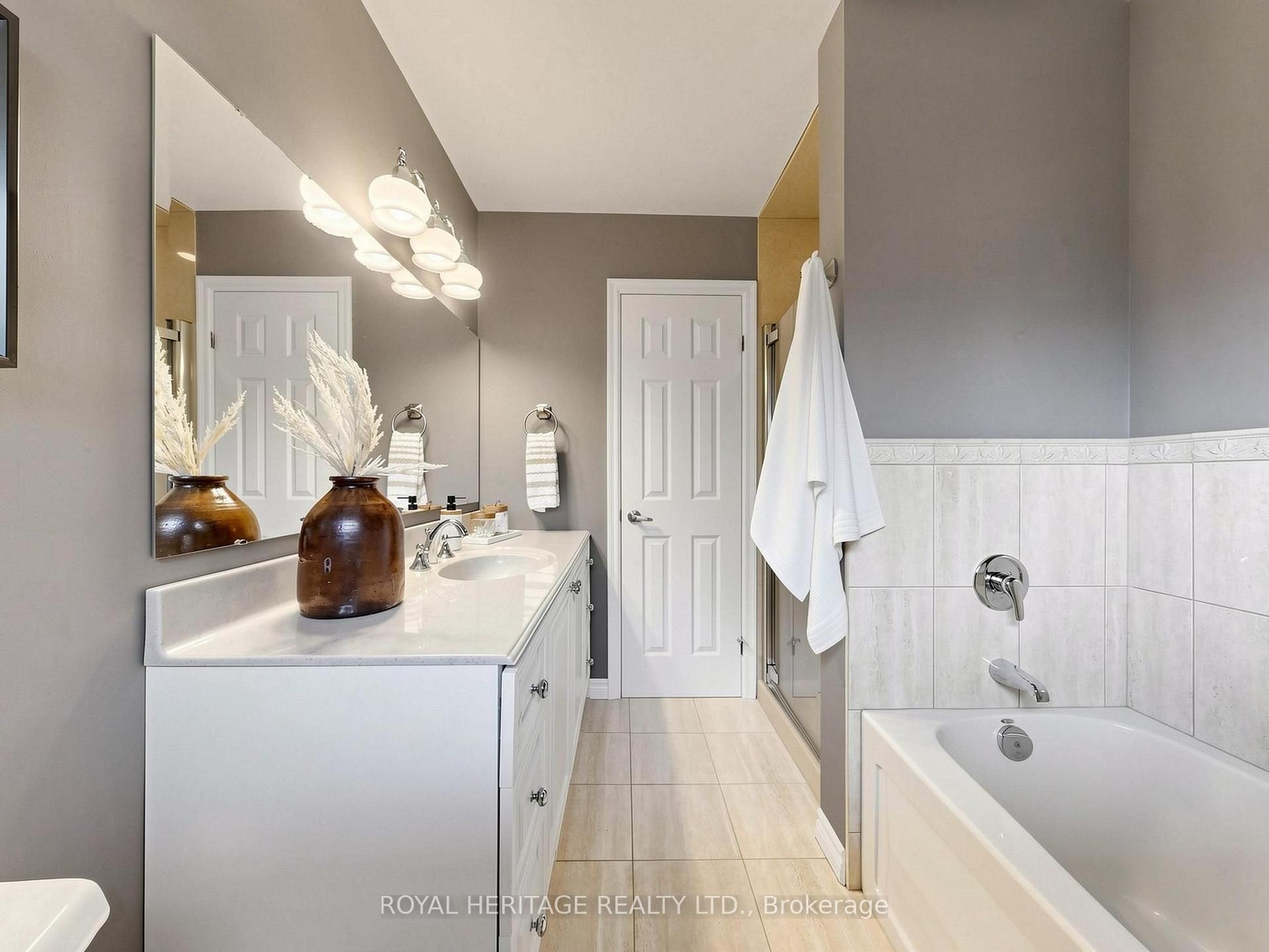 Photo 34 of 1015 Lavender Court, Oshawa, Centennial — HOMEH