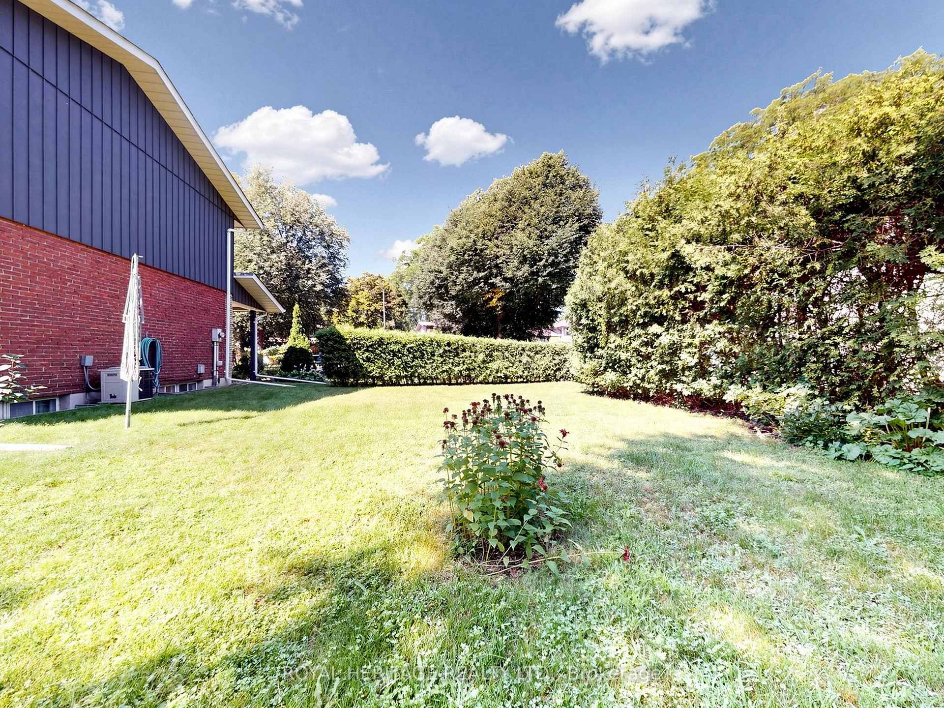 Photo 42 of 1015 Lavender Court, Oshawa, Centennial — HOMEH