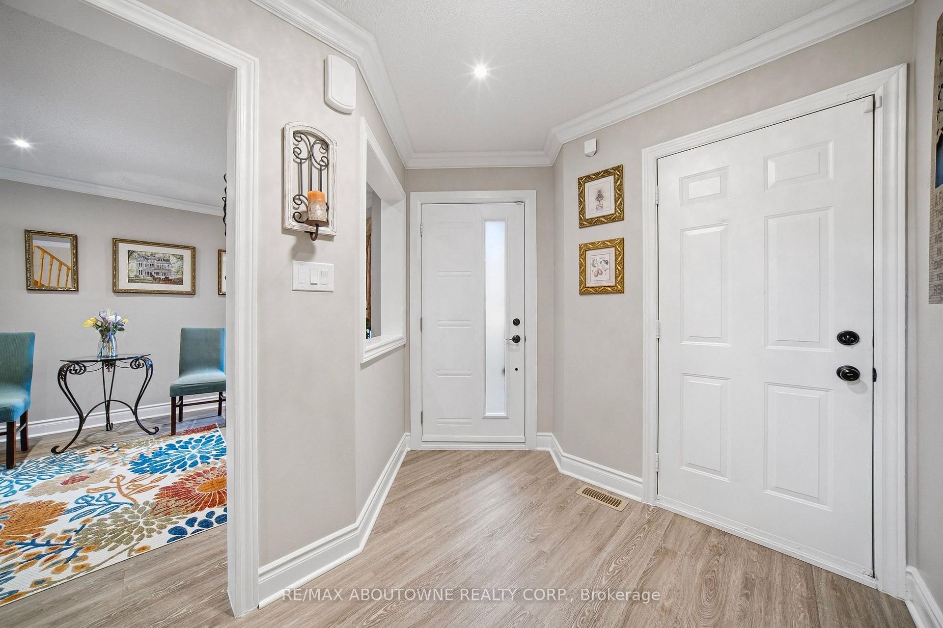 Photo 4 of 5184 Red Brush Drive, Mississauga, Hurontario — HOMEH