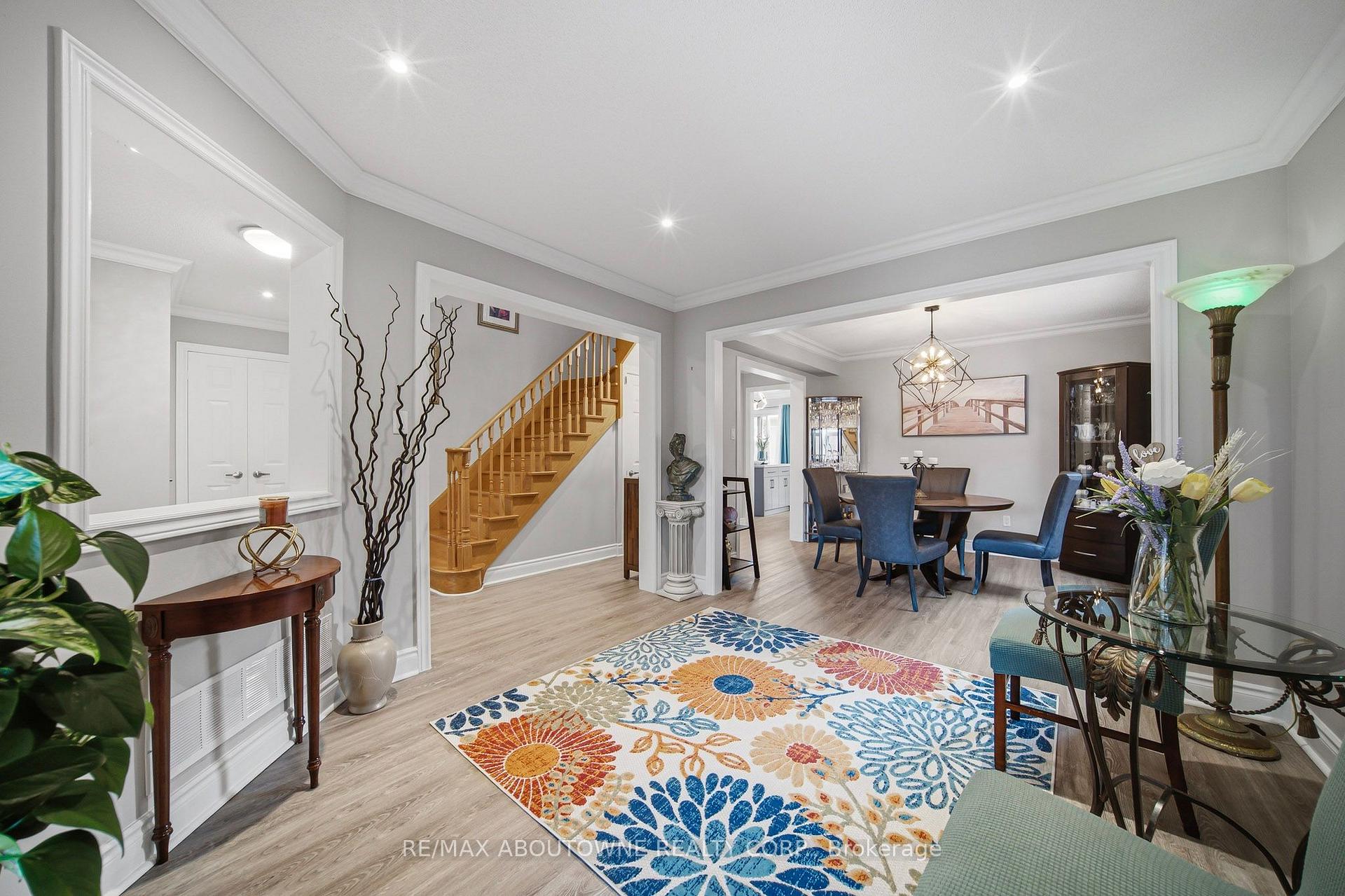 Photo 6 of 5184 Red Brush Drive, Mississauga, Hurontario — HOMEH