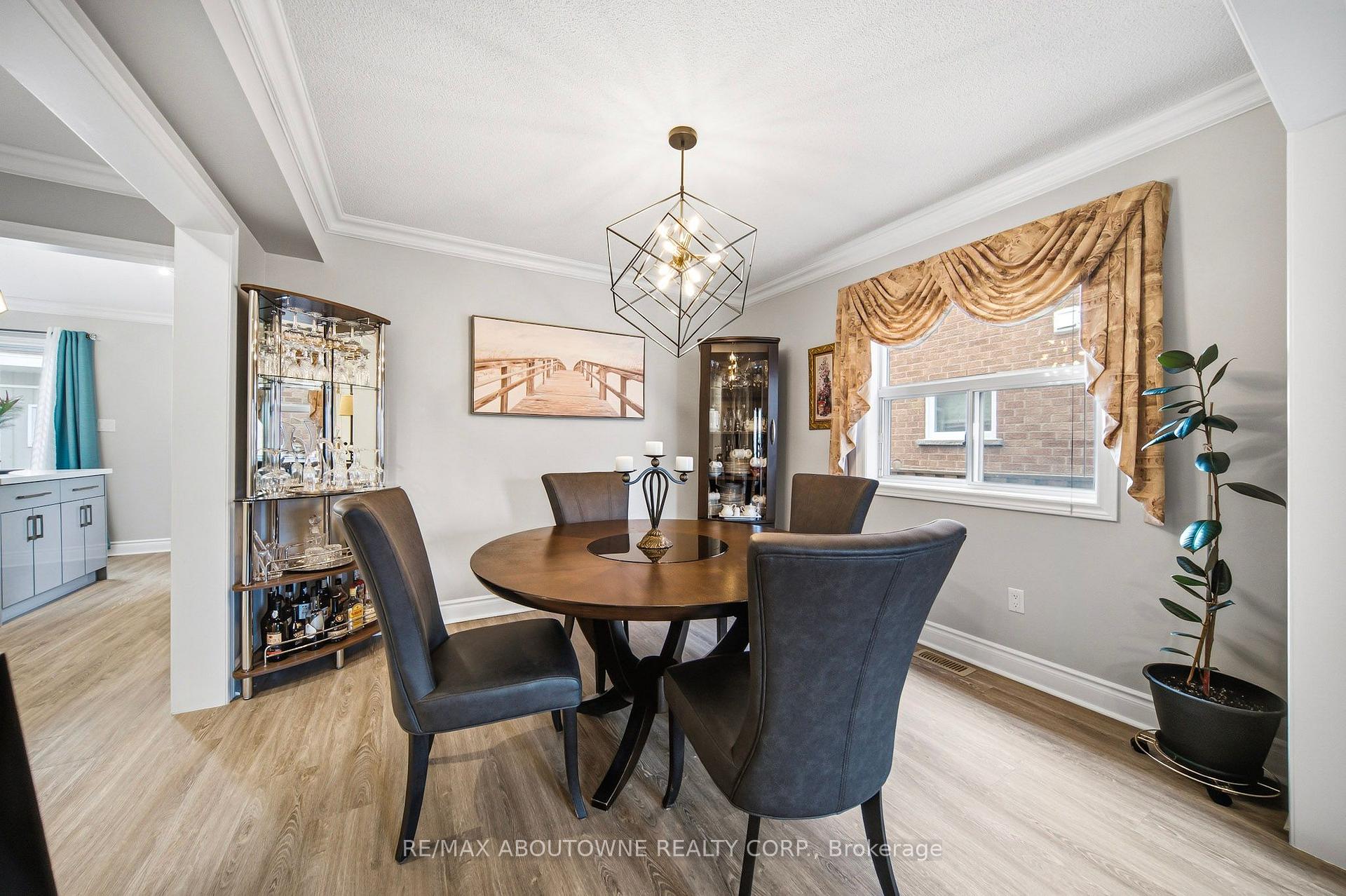 Photo 7 of 5184 Red Brush Drive, Mississauga, Hurontario — HOMEH