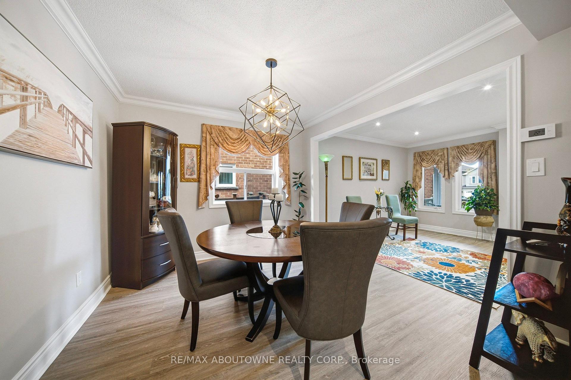 Photo 8 of 5184 Red Brush Drive, Mississauga, Hurontario — HOMEH