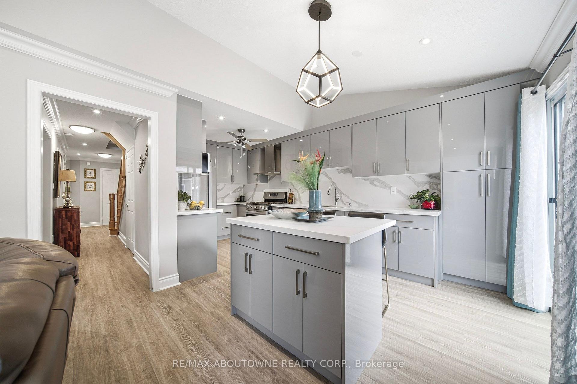 Photo 16 of 5184 Red Brush Drive, Mississauga, Hurontario — HOMEH