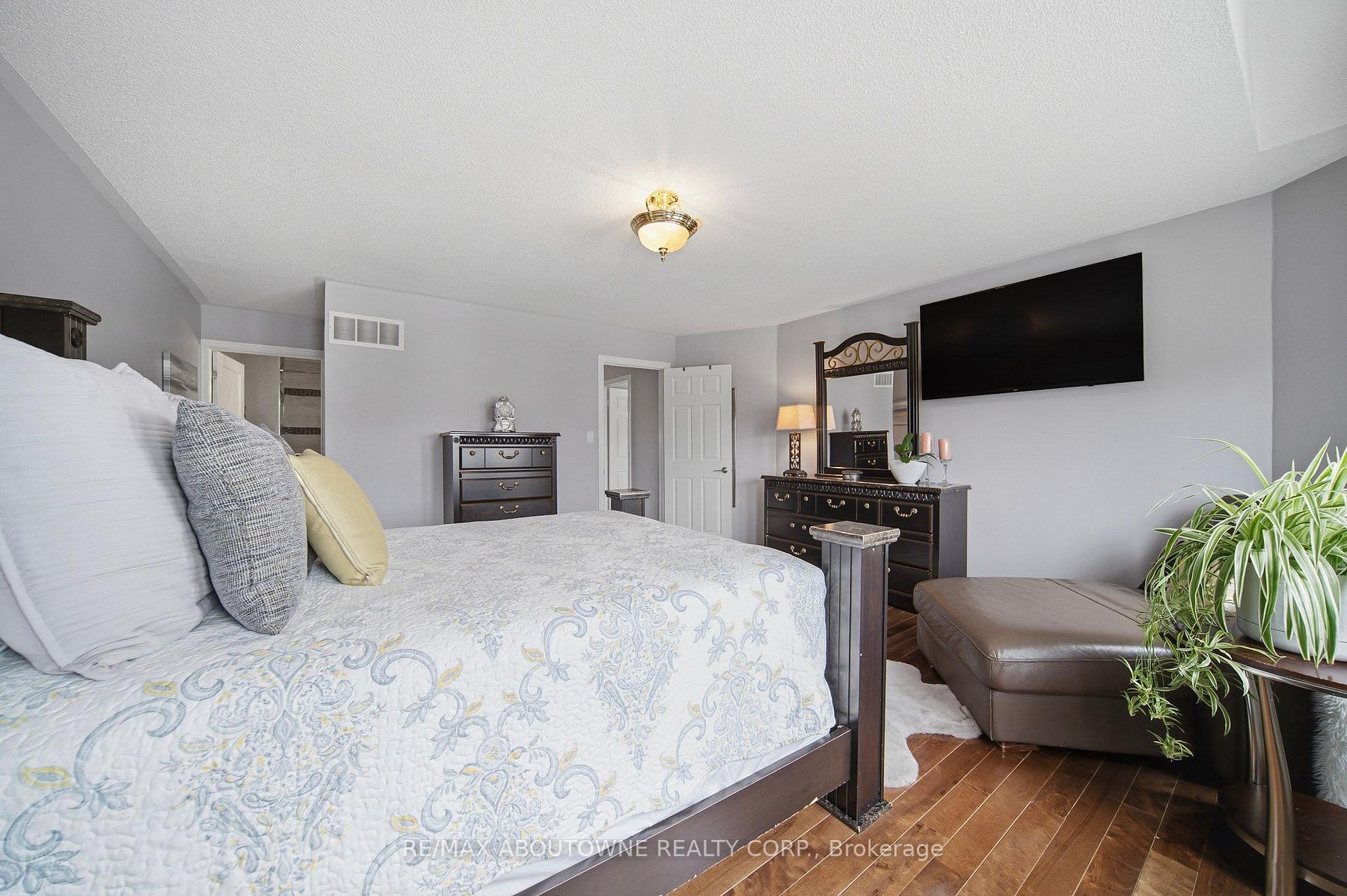 Photo 27 of 5184 Red Brush Drive, Mississauga, Hurontario — HOMEH