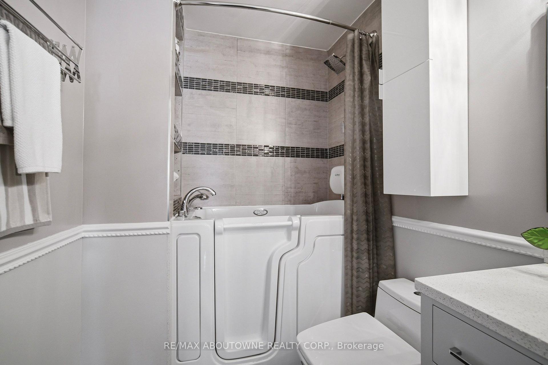 Photo 29 of 5184 Red Brush Drive, Mississauga, Hurontario — HOMEH