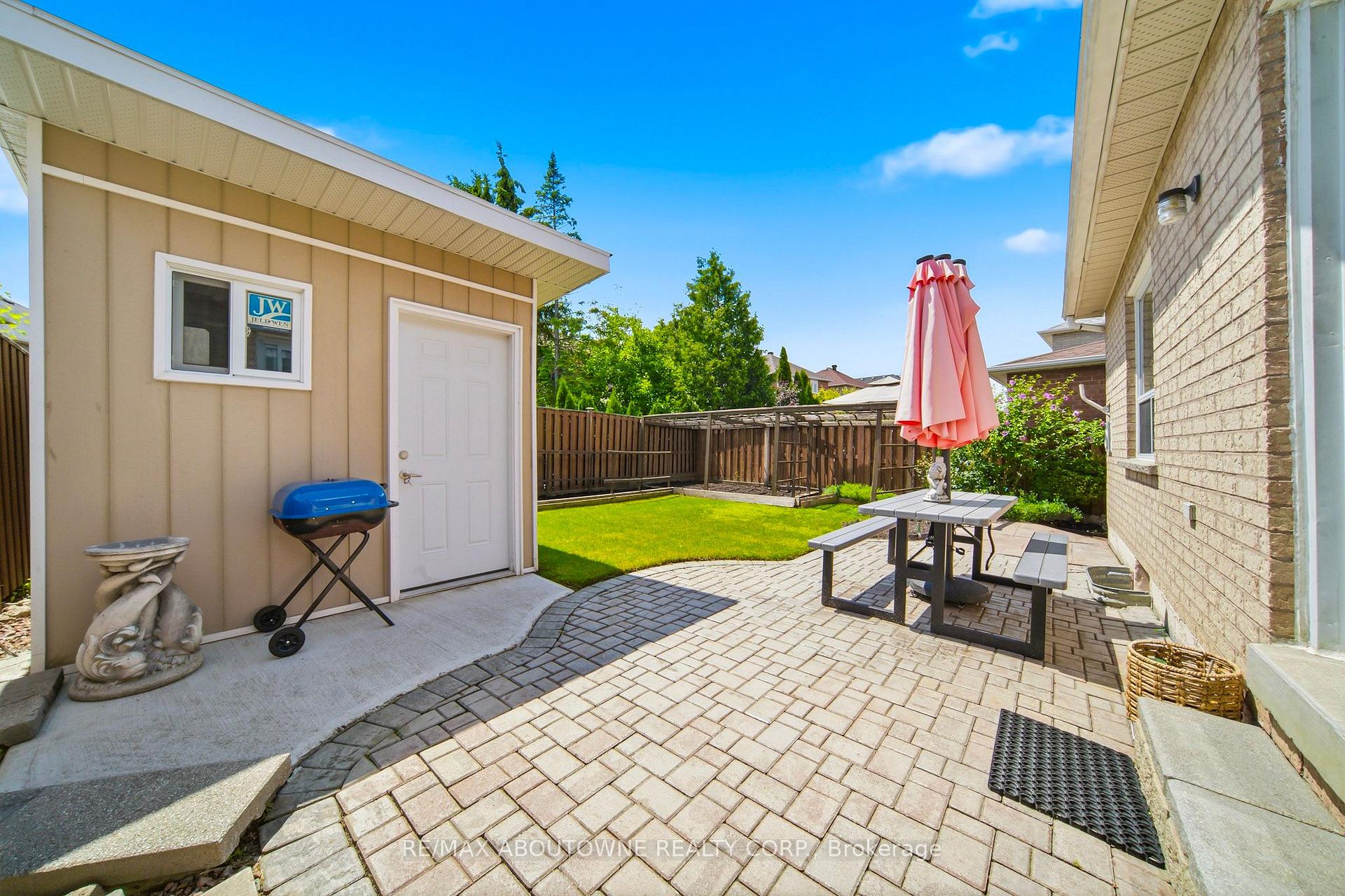 Photo 33 of 5184 Red Brush Drive, Mississauga, Hurontario — HOMEH