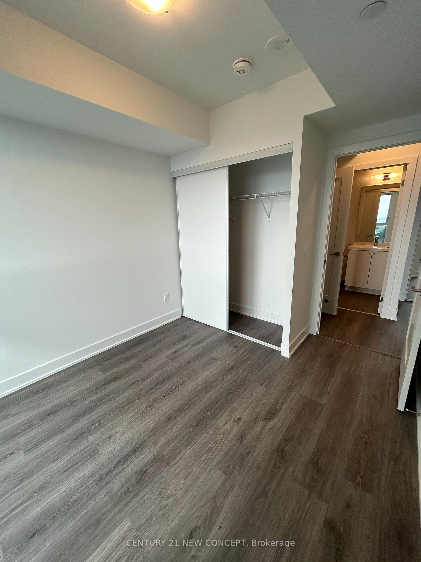 Photo of Unit 1824, 2545 Simcoe St. Street N