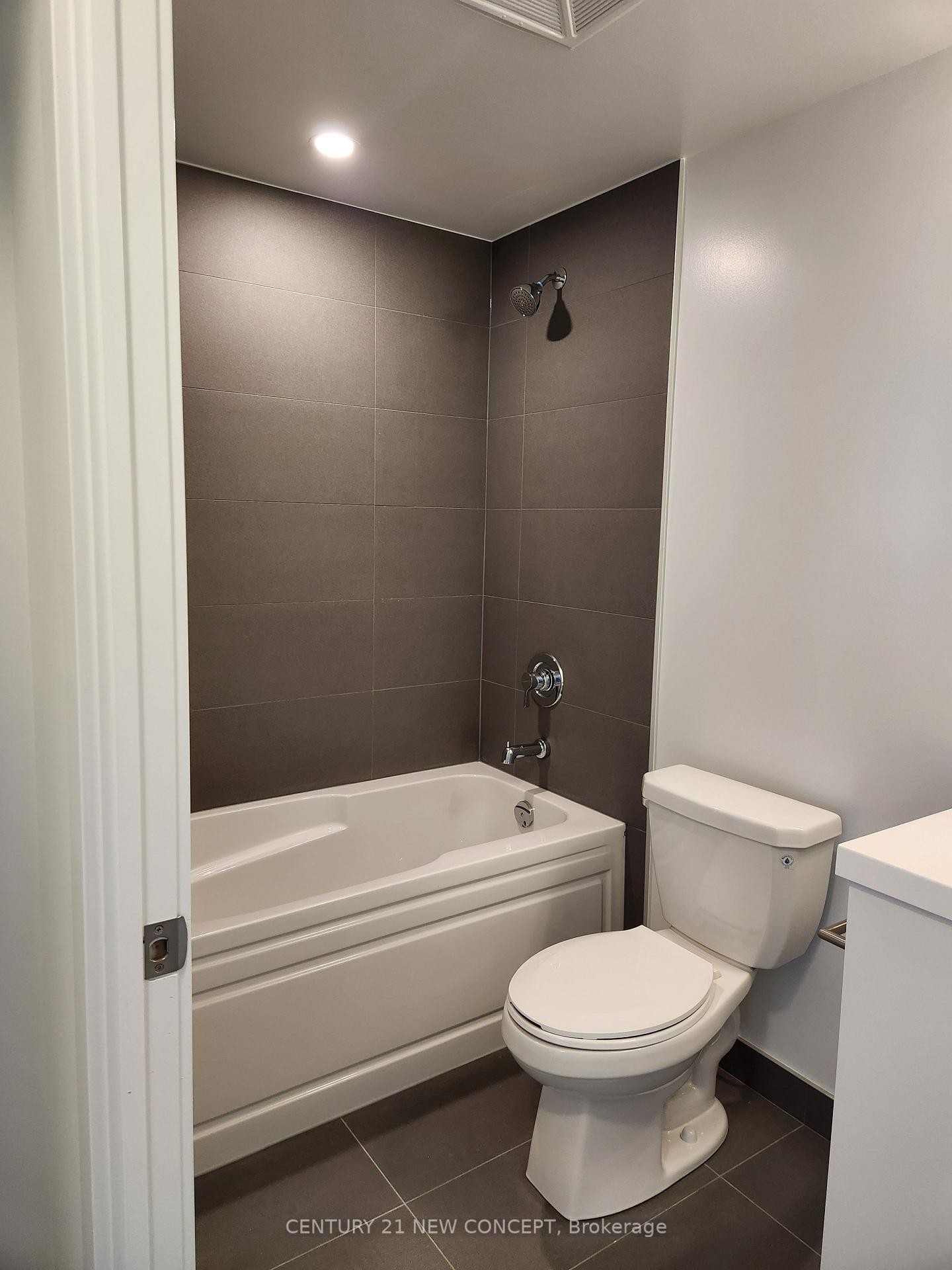 Photo 10 of Unit 1824, 2545 Simcoe St. Street N, Oshawa, Windfields — HOMEH