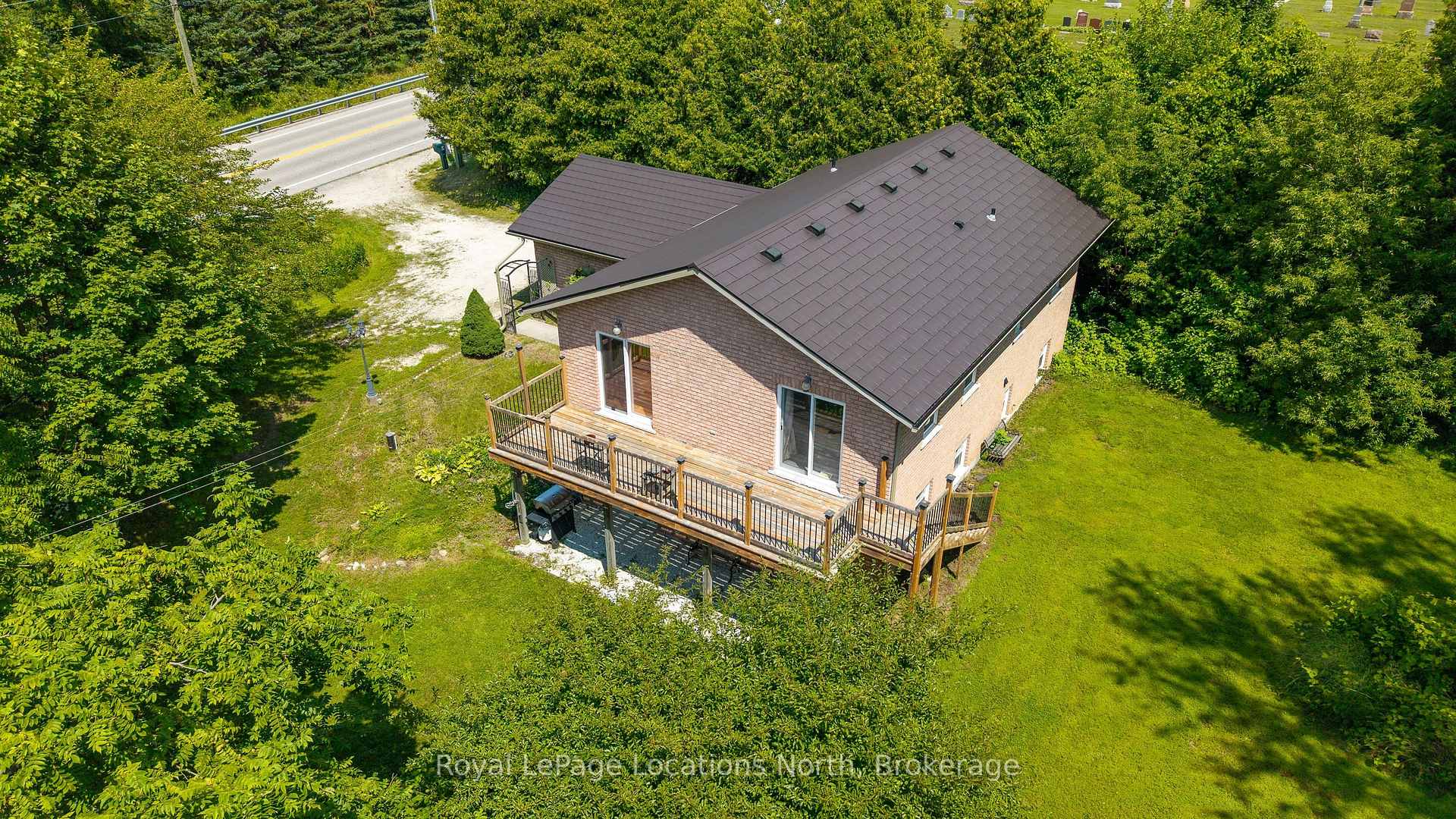 Photo 3 of 8081 Poplar Side Road, Clearview, Rural Clearview — HOMEH