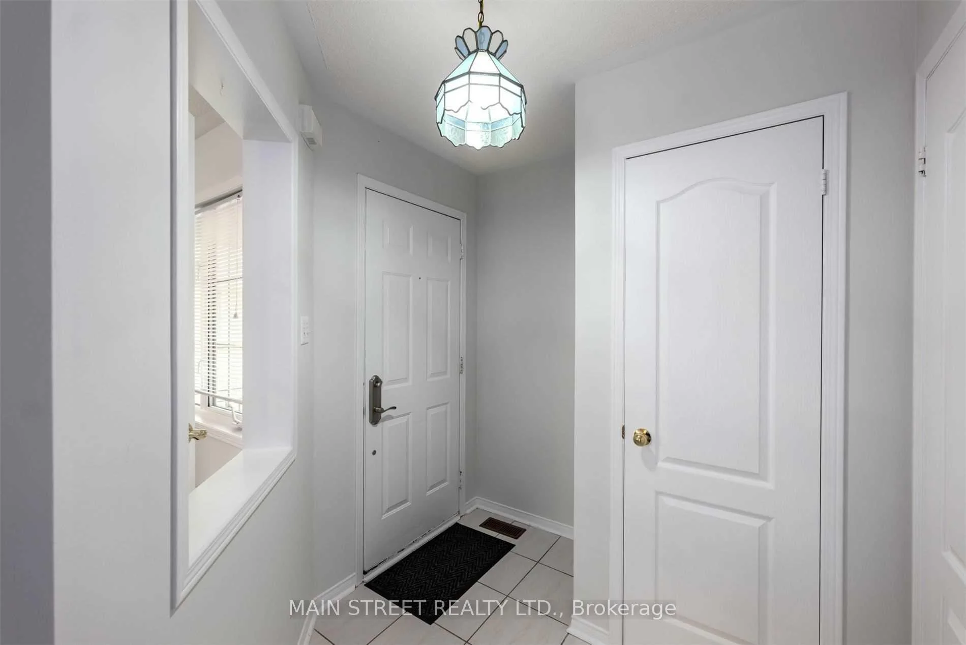 Photo 3 of 478 Heddle Crescent, Newmarket, Stonehaven-Wyndham — HOMEH