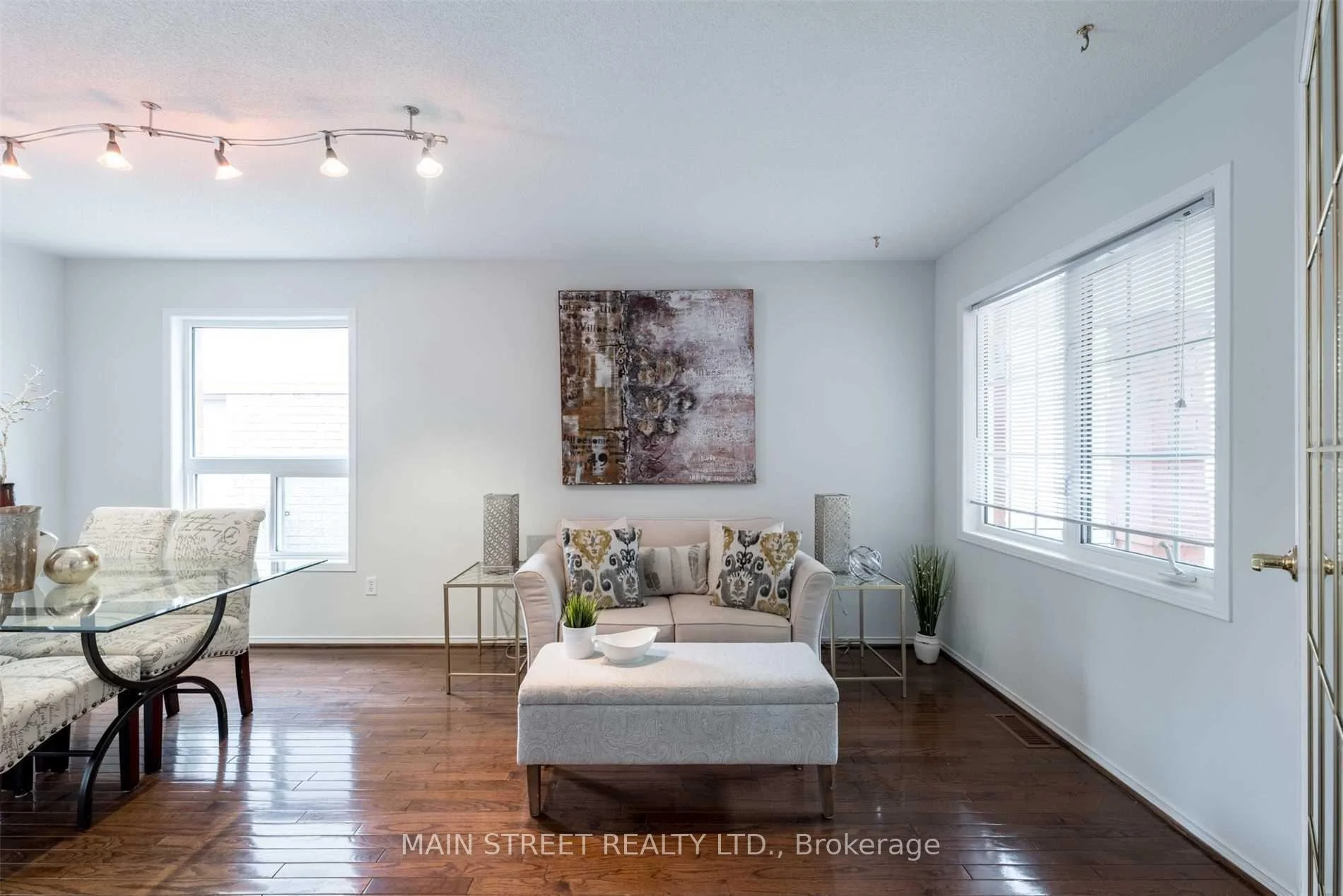 Photo 9 of 478 Heddle Crescent, Newmarket, Stonehaven-Wyndham — HOMEH