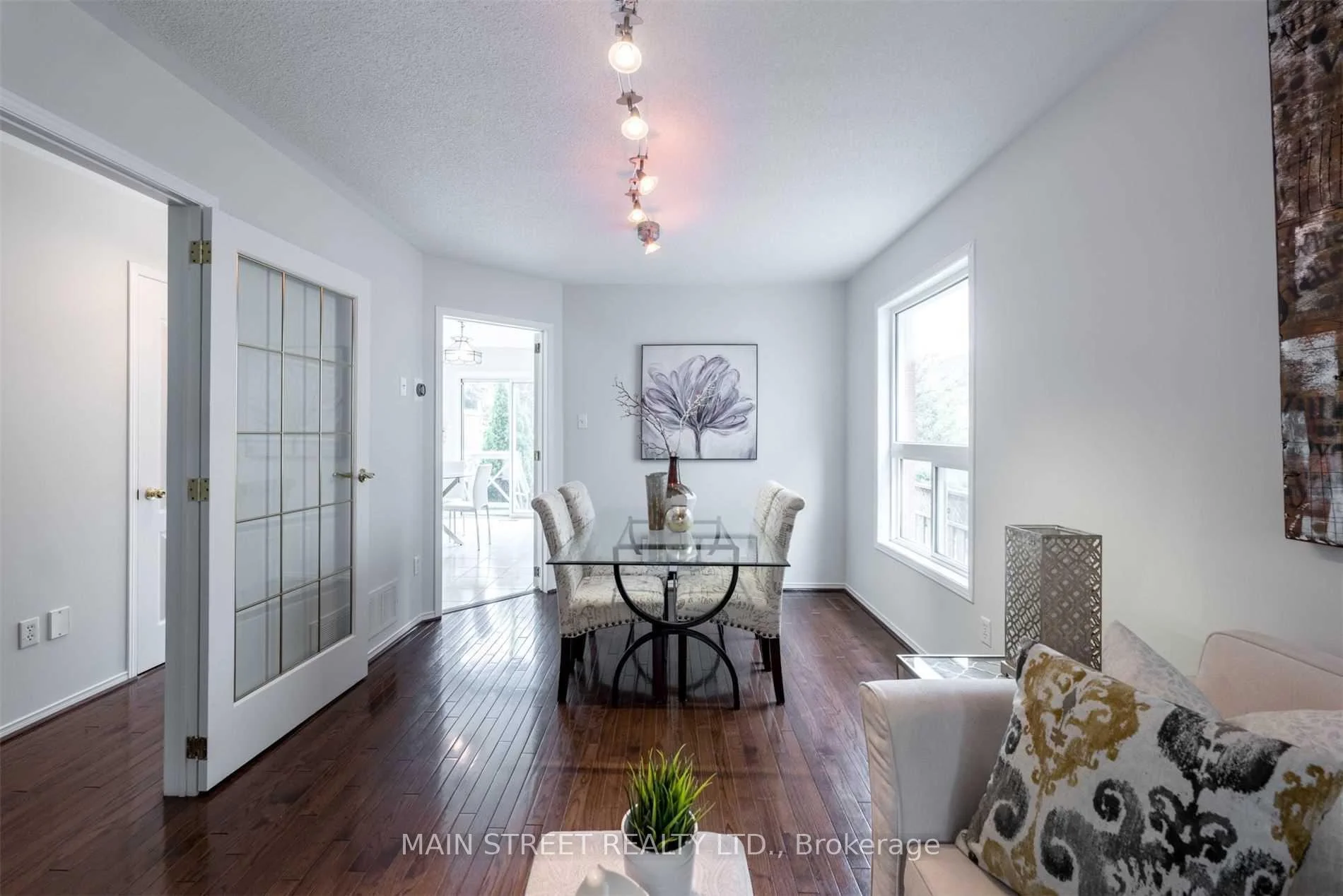 Photo 12 of 478 Heddle Crescent, Newmarket, Stonehaven-Wyndham — HOMEH