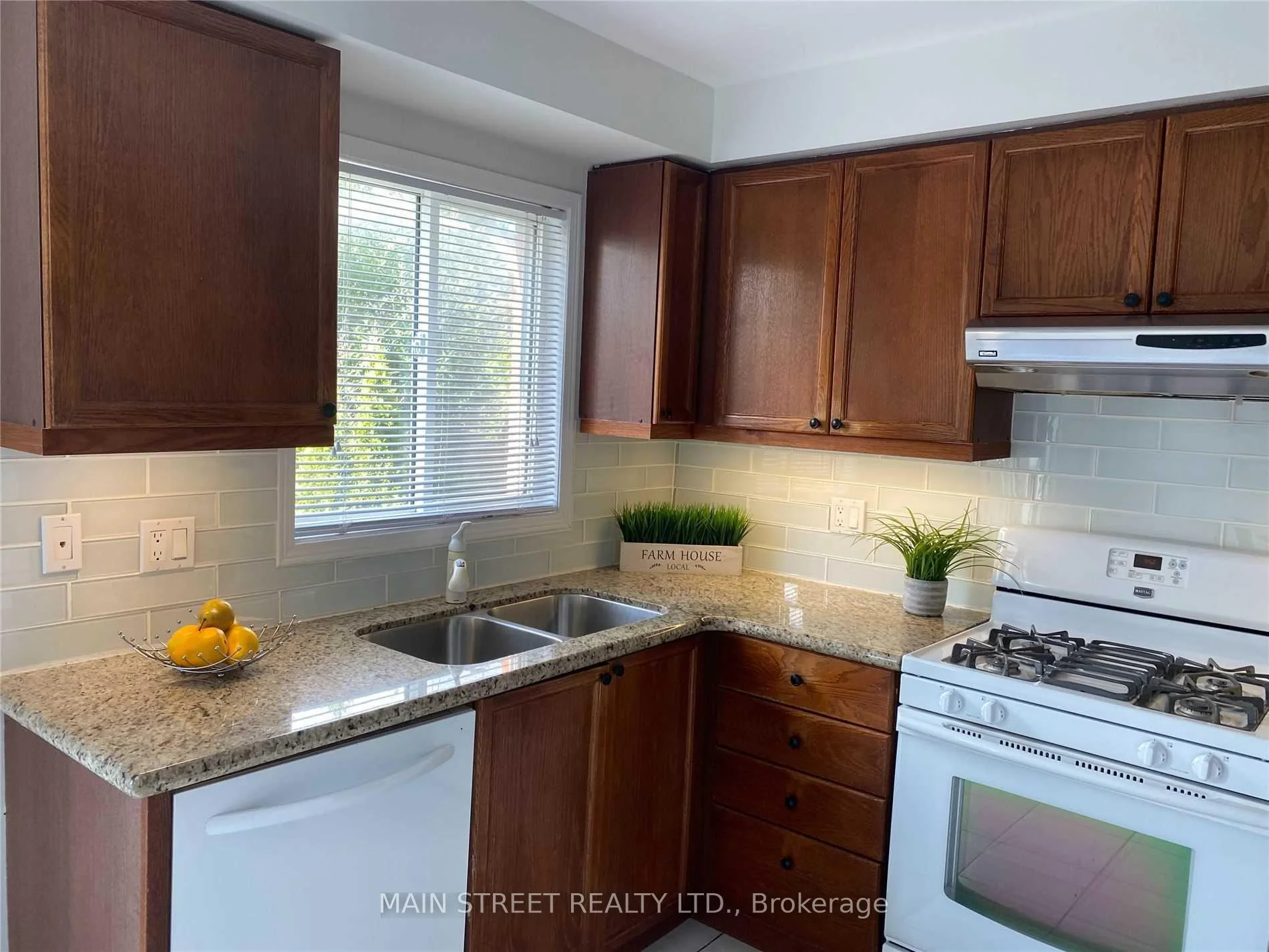 Photo 18 of 478 Heddle Crescent, Newmarket, Stonehaven-Wyndham — HOMEH