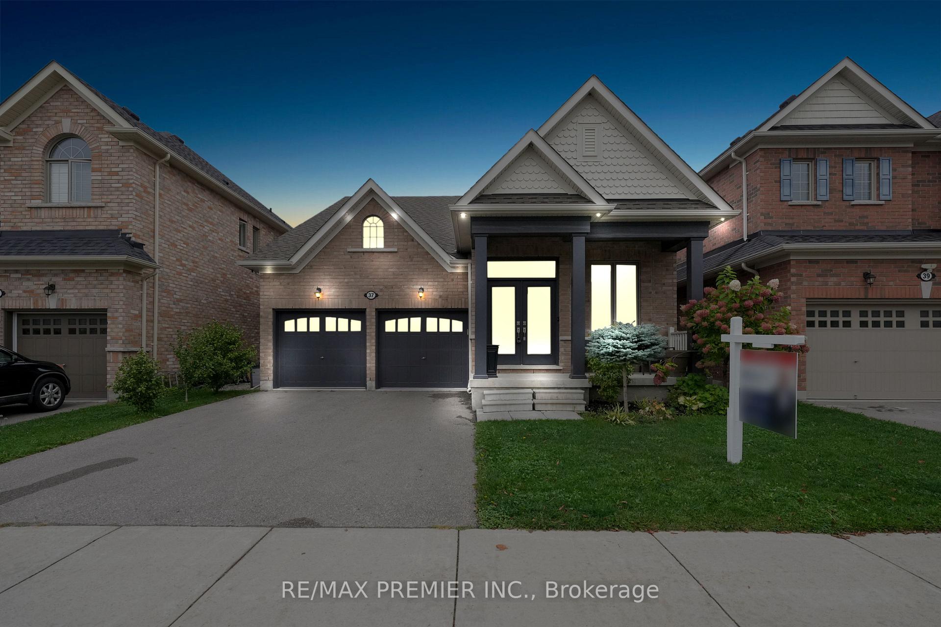 Photo 1 of 37 Walls Crescent, New Tecumseth, Tottenham — HOMEH
