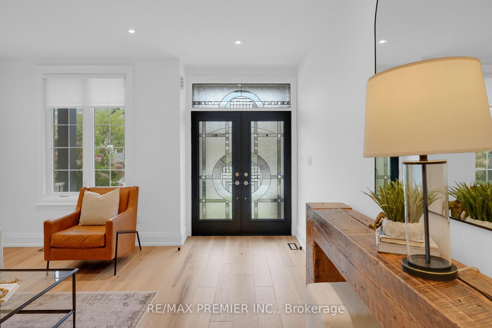 Photo 4 of 37 Walls Crescent, New Tecumseth, Tottenham — HOMEH