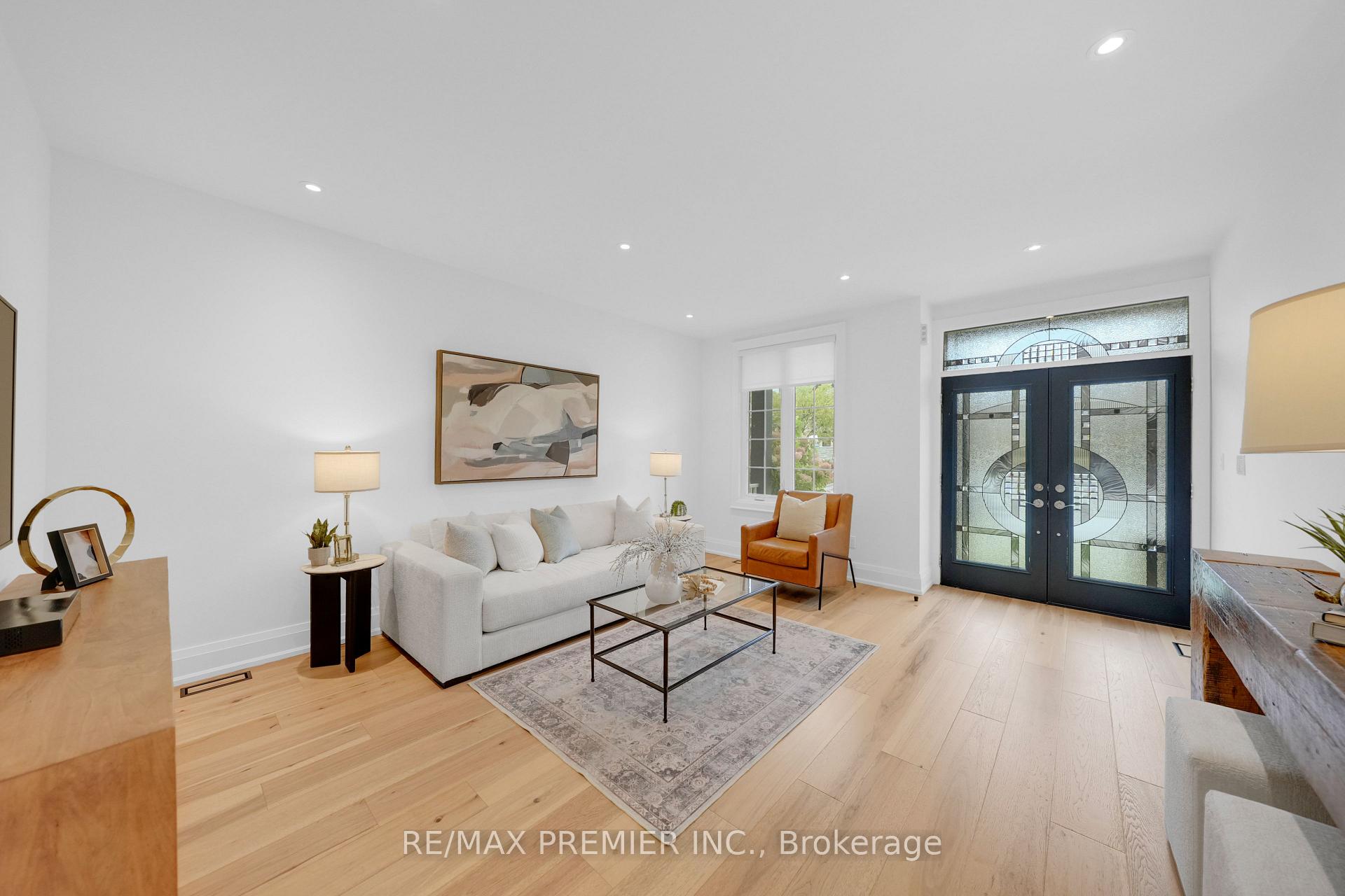 Photo 6 of 37 Walls Crescent, New Tecumseth, Tottenham — HOMEH