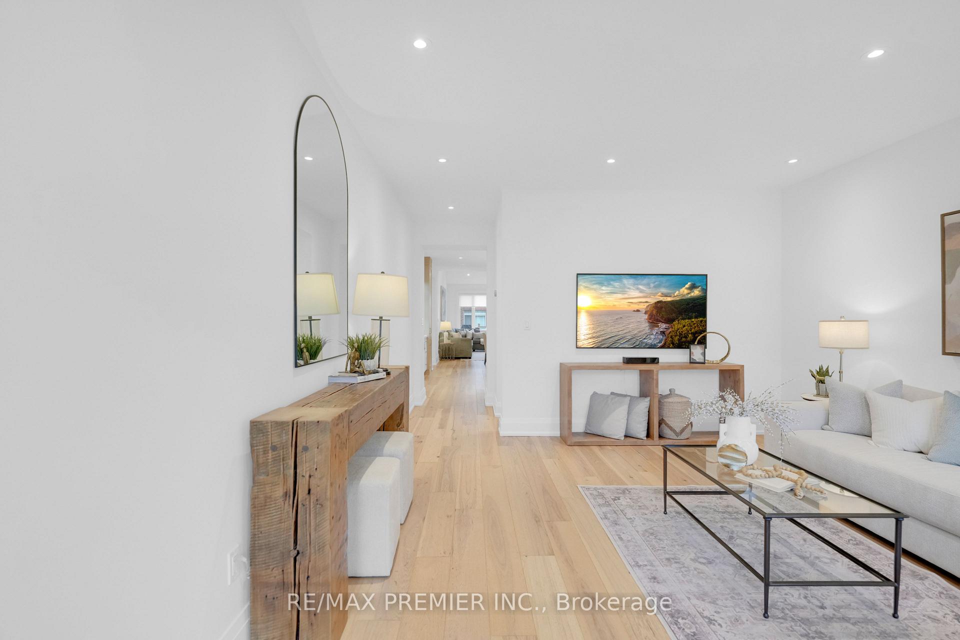 Photo 7 of 37 Walls Crescent, New Tecumseth, Tottenham — HOMEH
