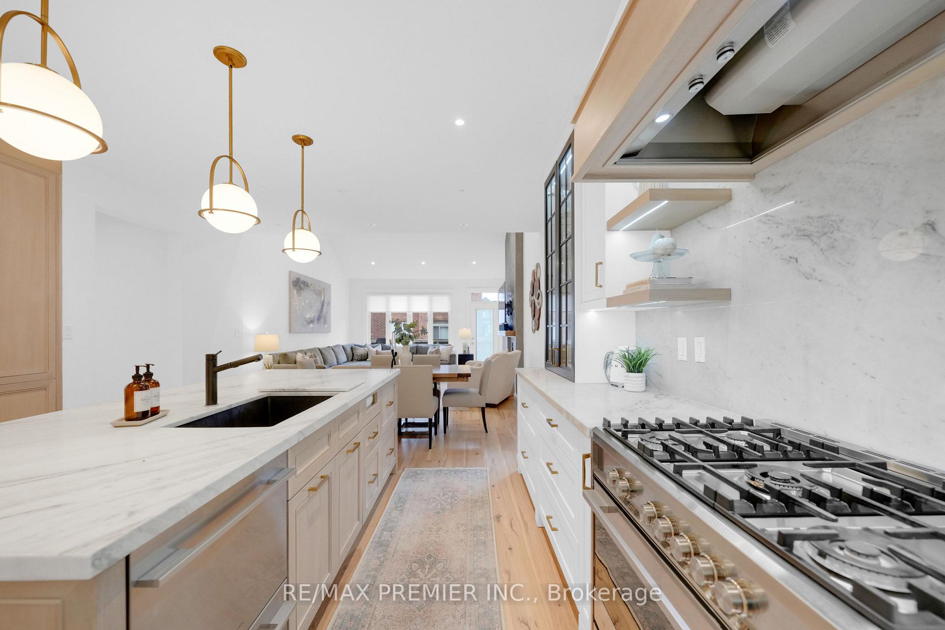 Photo 15 of 37 Walls Crescent, New Tecumseth, Tottenham — HOMEH