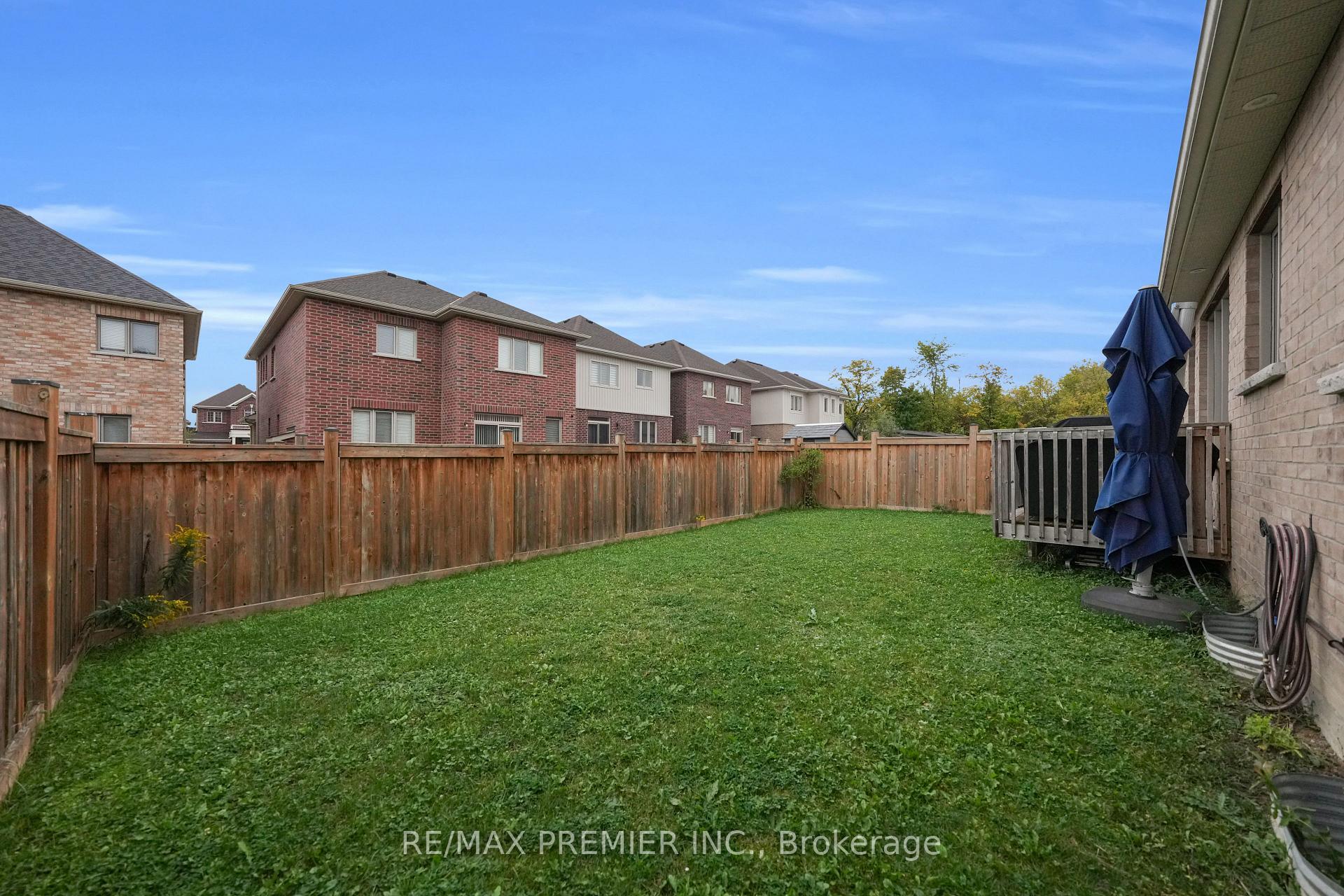 Photo 42 of 37 Walls Crescent, New Tecumseth, Tottenham — HOMEH