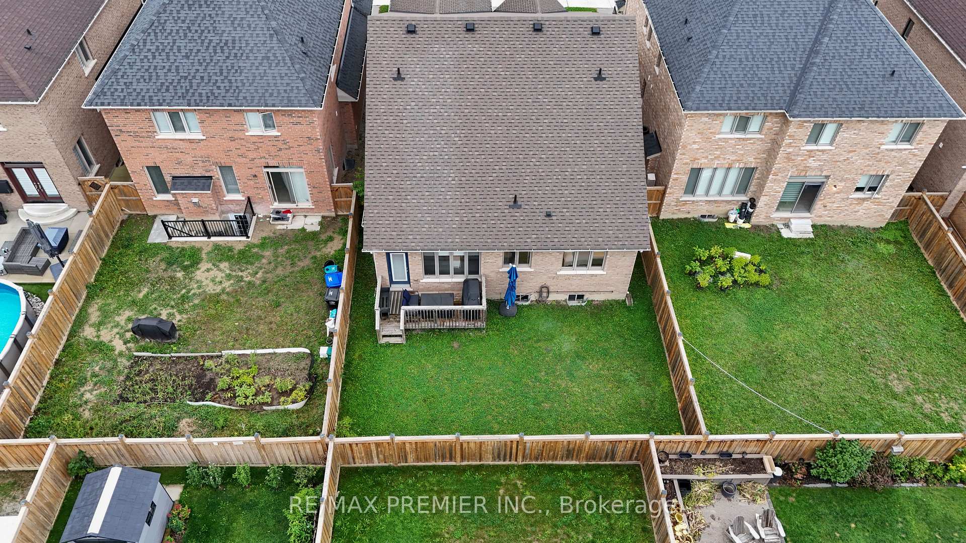 Photo 45 of 37 Walls Crescent, New Tecumseth, Tottenham — HOMEH