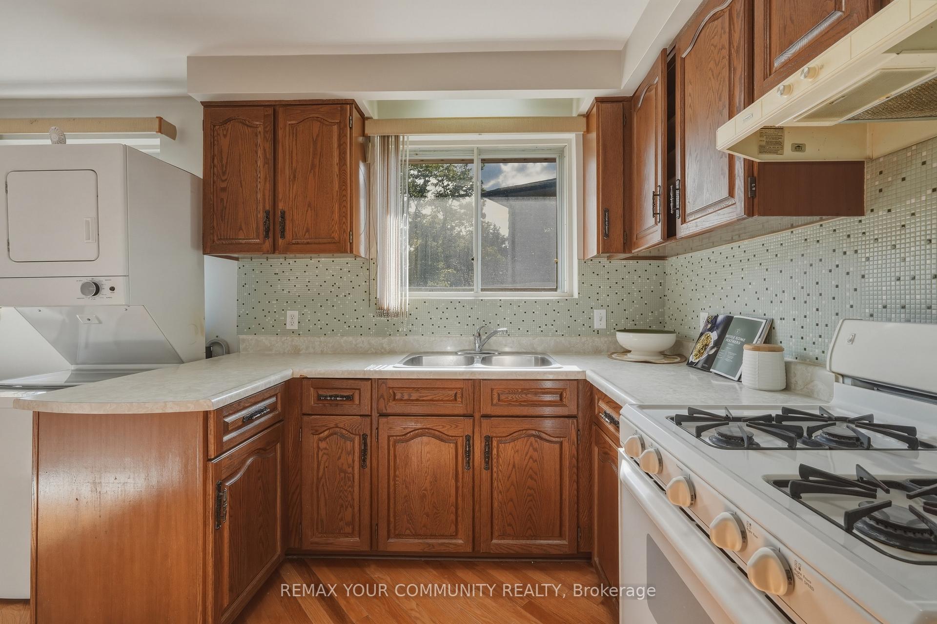 Photo 14 of 3091 Rymal Road, Mississauga, Applewood — HOMEH