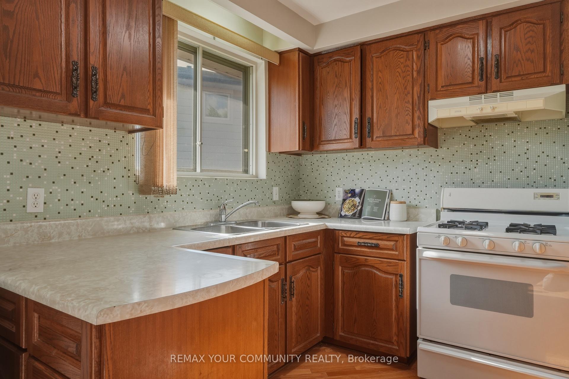 Photo 15 of 3091 Rymal Road, Mississauga, Applewood — HOMEH