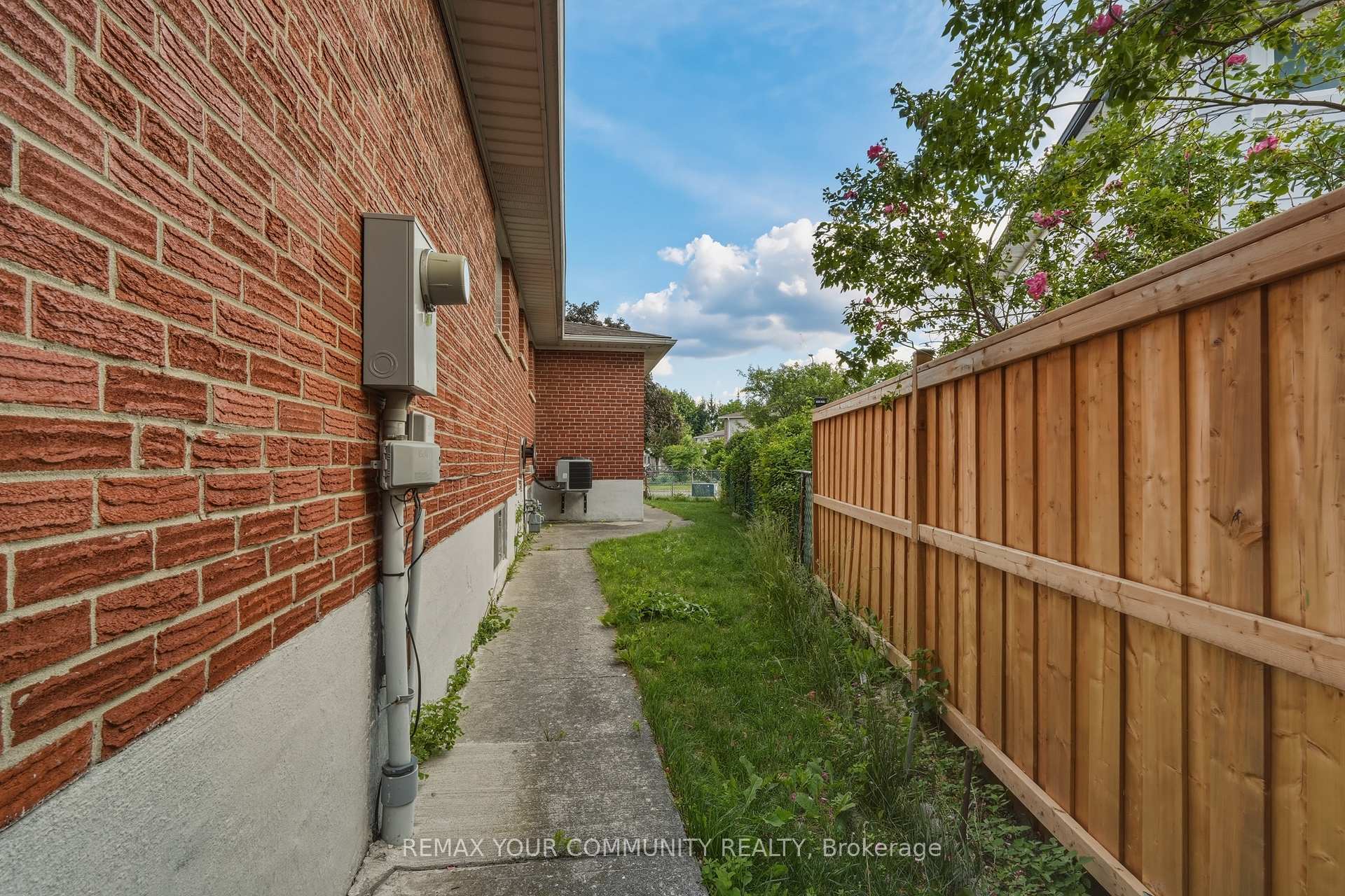 Photo 43 of 3091 Rymal Road, Mississauga, Applewood — HOMEH