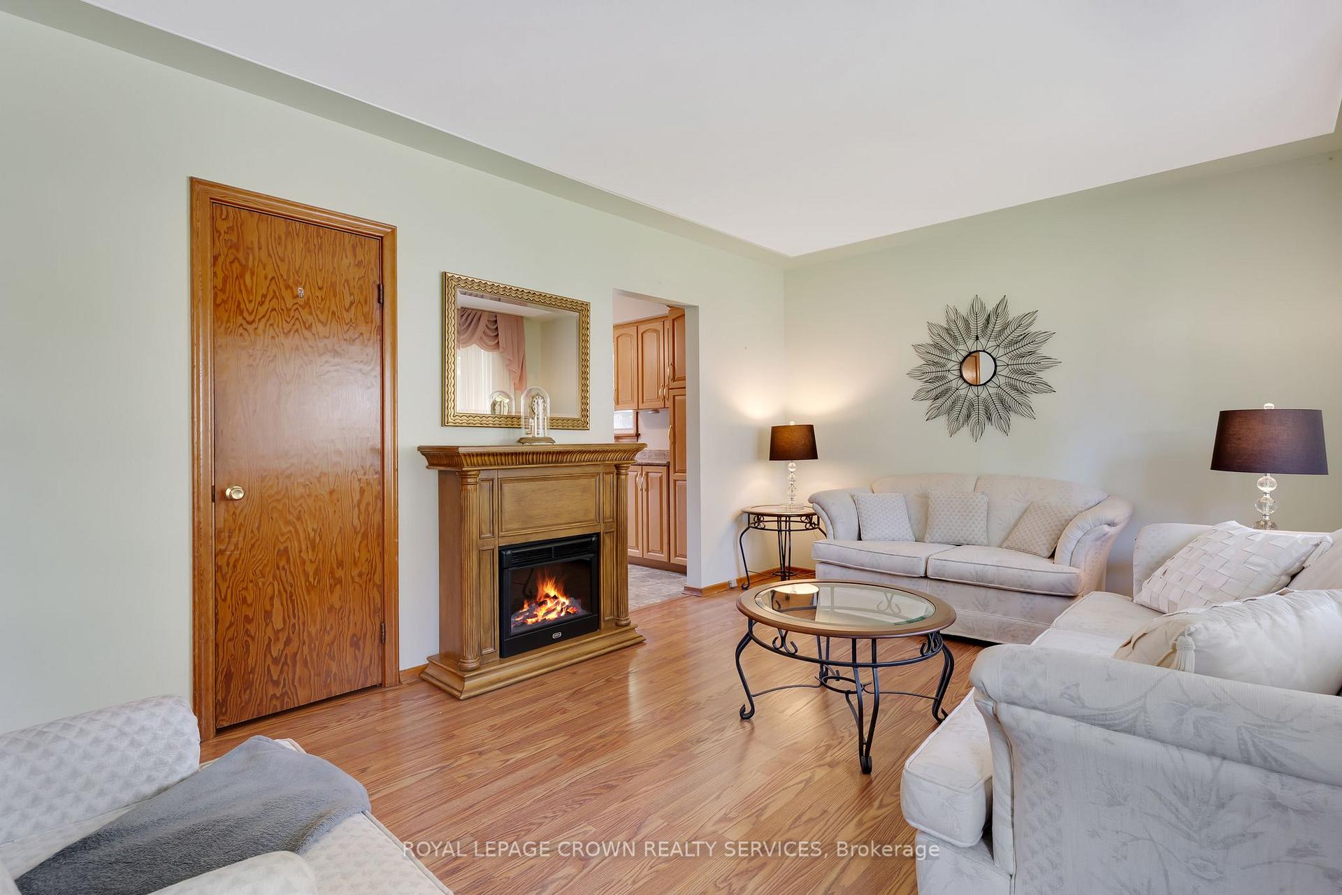 Photo 6 of 94 Ottawa Crescent, Guelph, St. George's — HOMEH