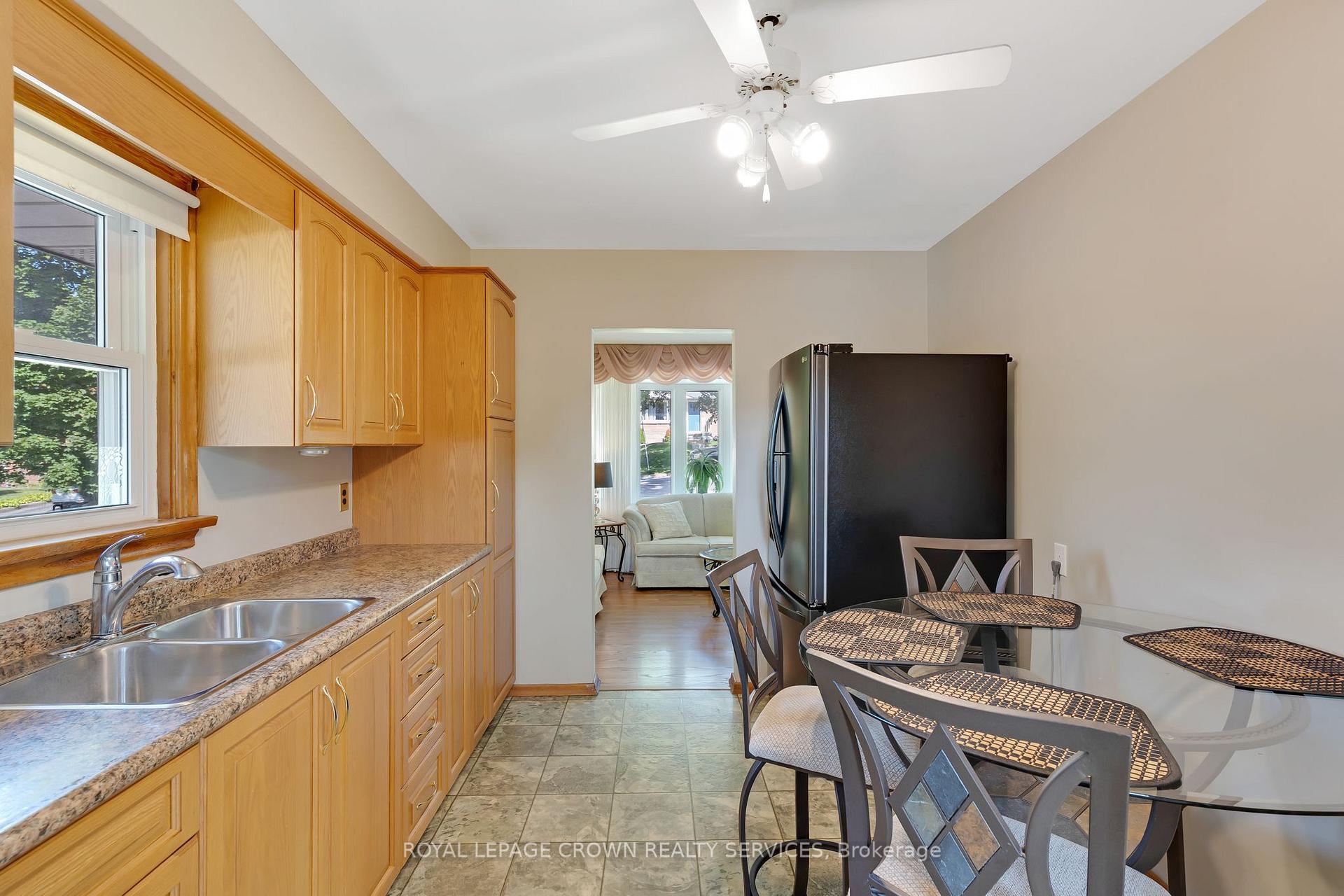 Photo 14 of 94 Ottawa Crescent, Guelph, St. George's — HOMEH