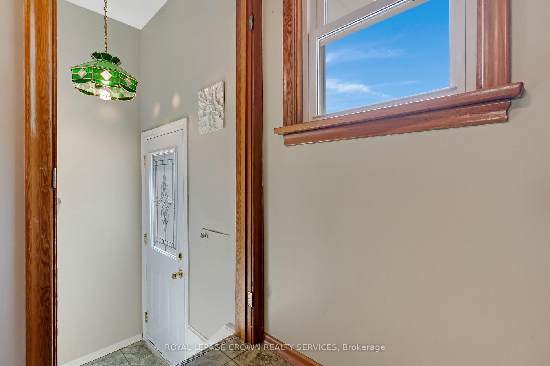 Photo 25 of 94 Ottawa Crescent, Guelph, St. George's — HOMEH