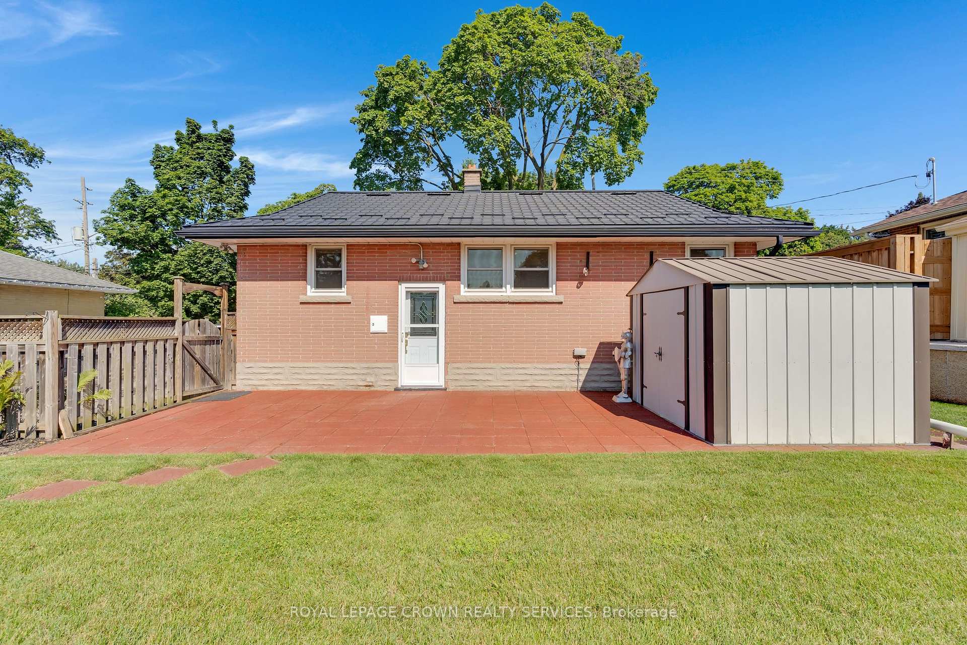 Photo 43 of 94 Ottawa Crescent, Guelph, St. George's — HOMEH