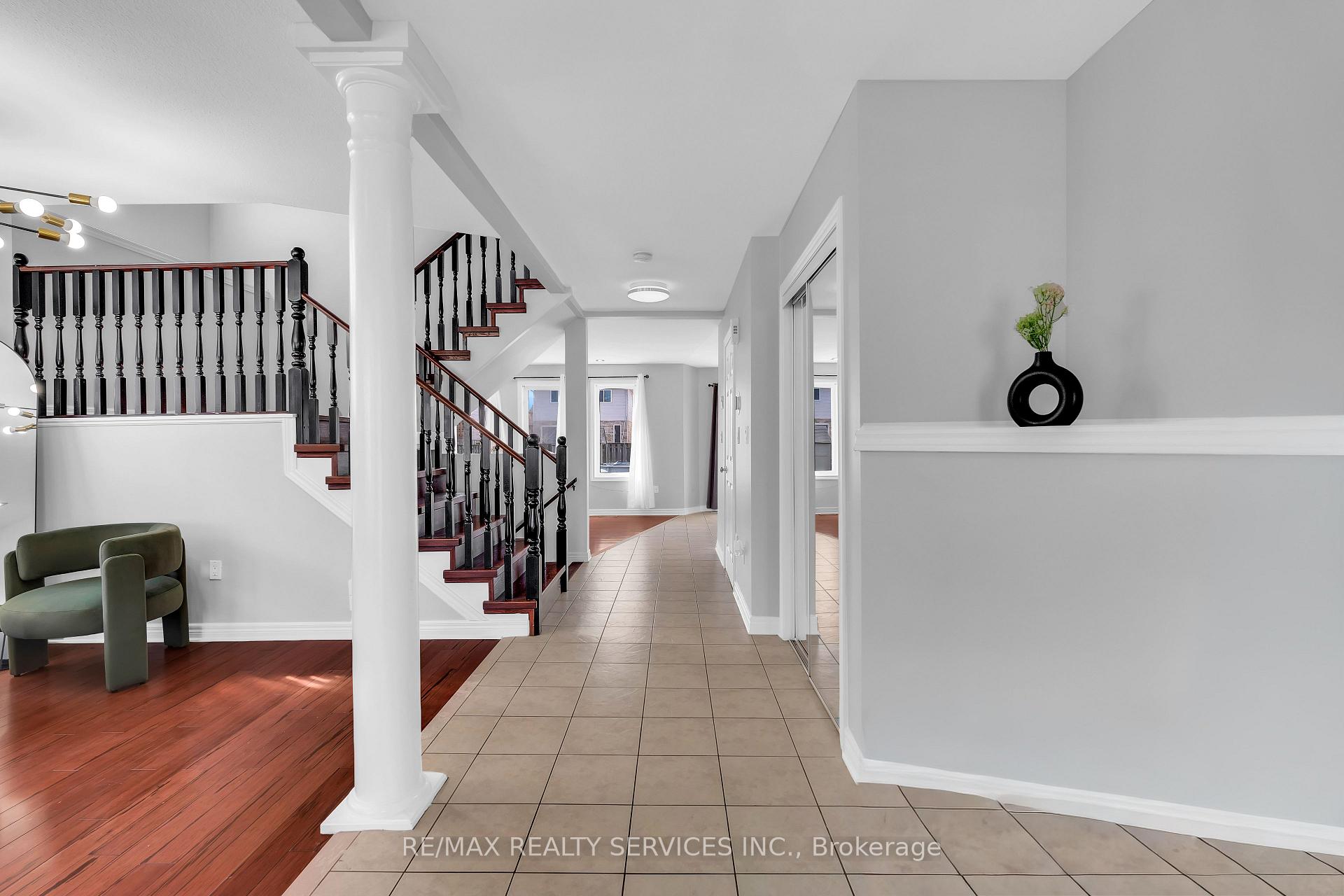 Photo 4 of 7009 Kalar Road, Niagara Falls, Forestview — HOMEH
