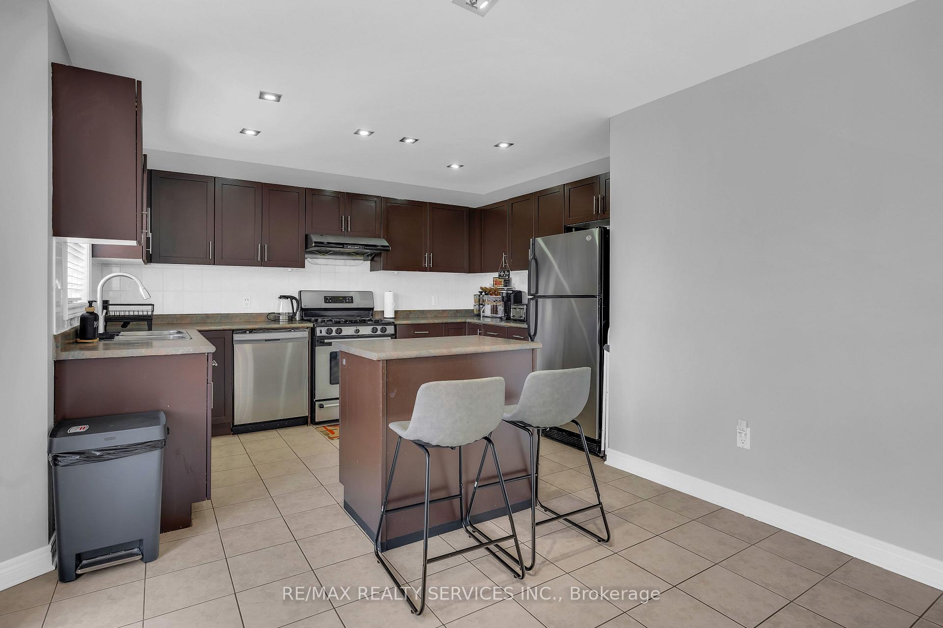 Photo 9 of 7009 Kalar Road, Niagara Falls, Forestview — HOMEH