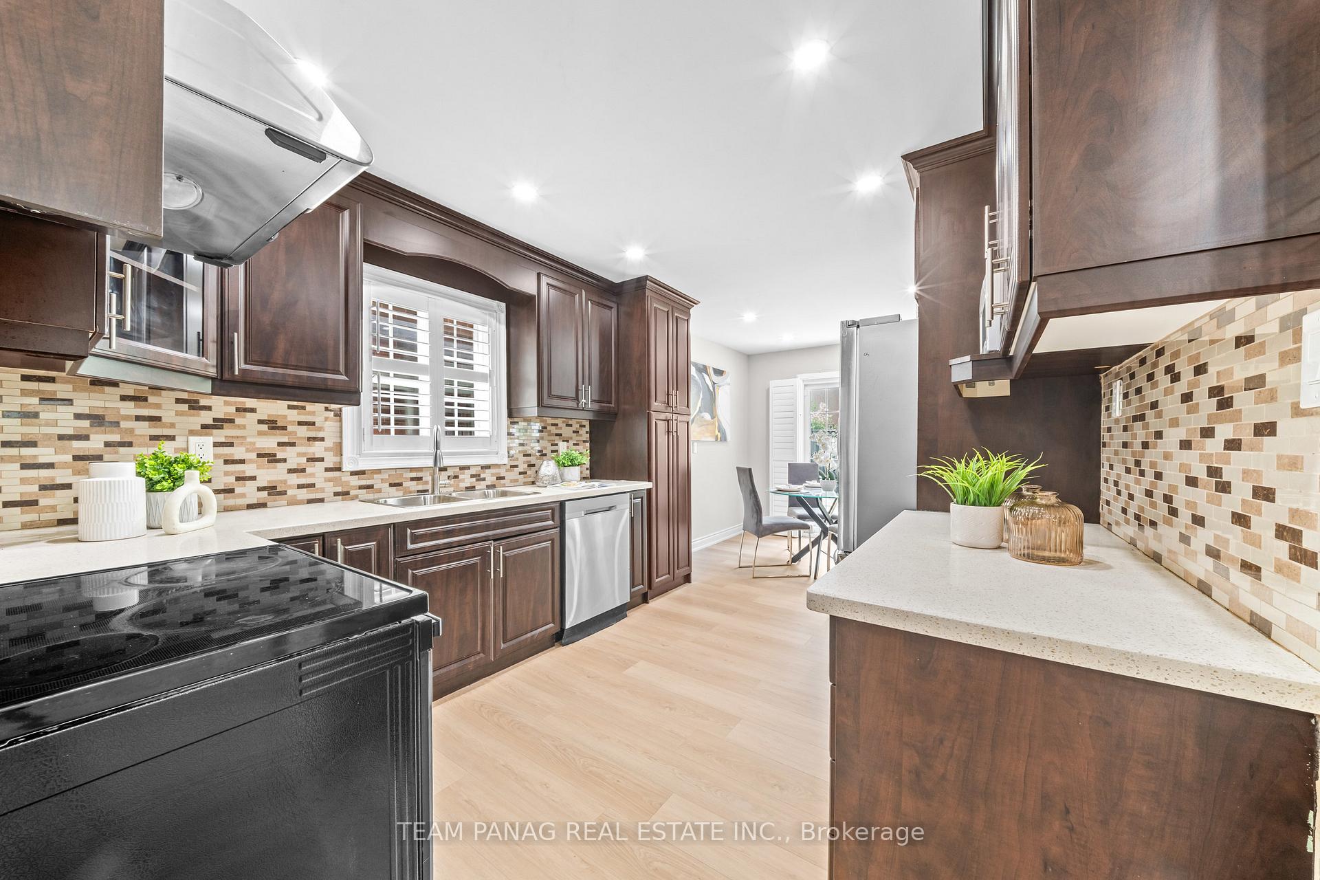 Photo 11 of 39 Colchester Avenue, Brampton, Heart Lake West — HOMEH