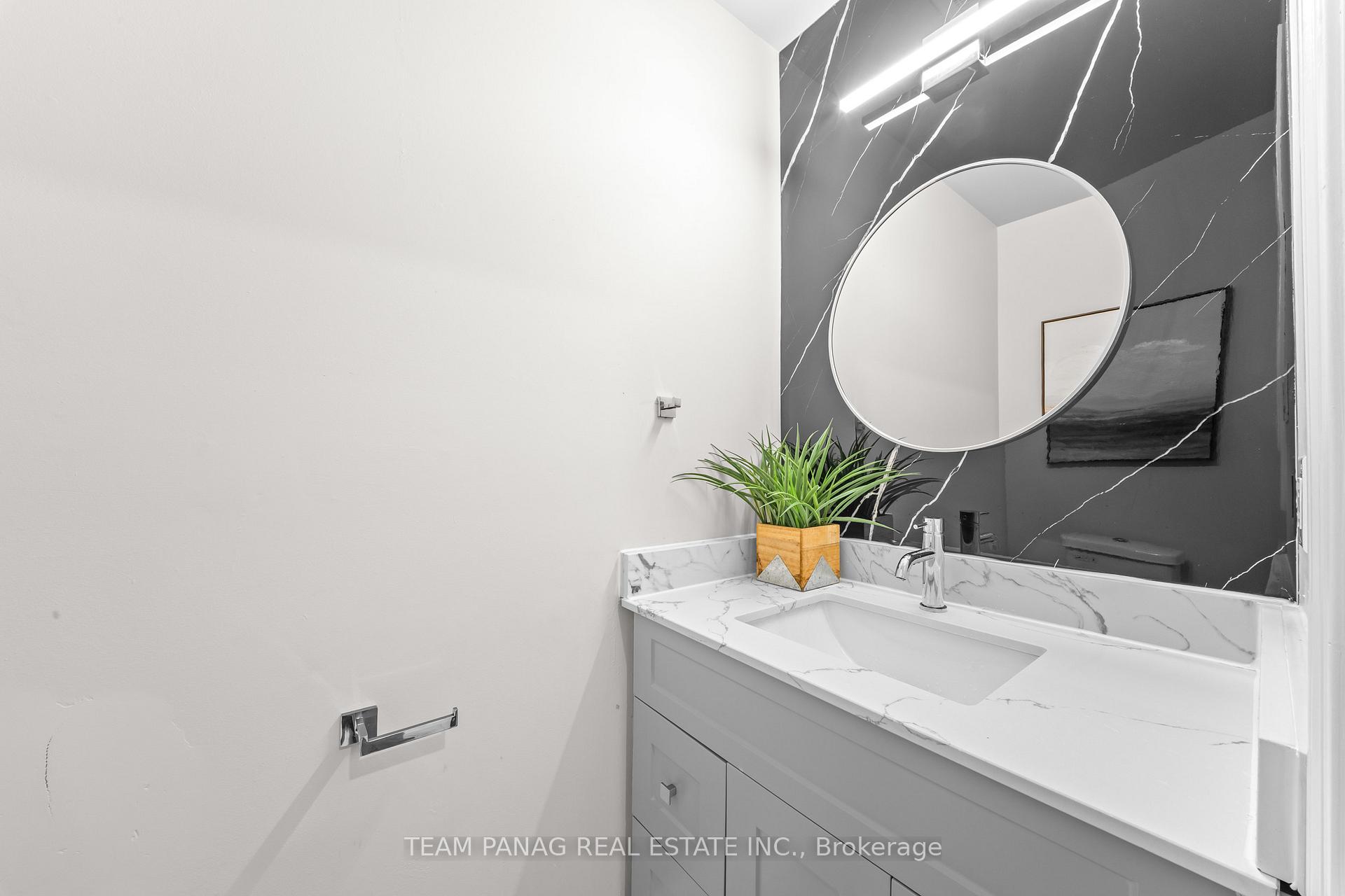 Photo 20 of 39 Colchester Avenue, Brampton, Heart Lake West — HOMEH