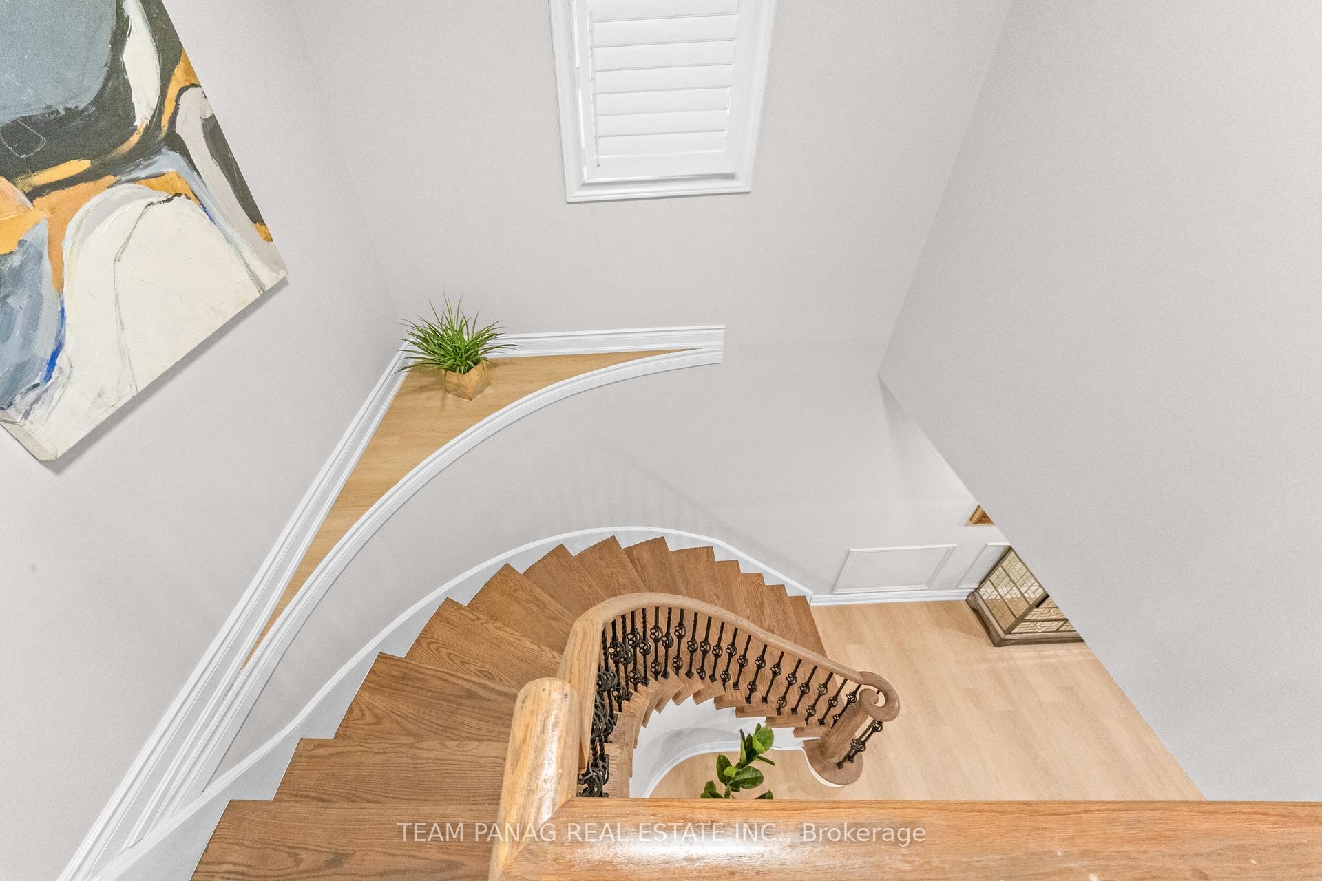 Photo 23 of 39 Colchester Avenue, Brampton, Heart Lake West — HOMEH