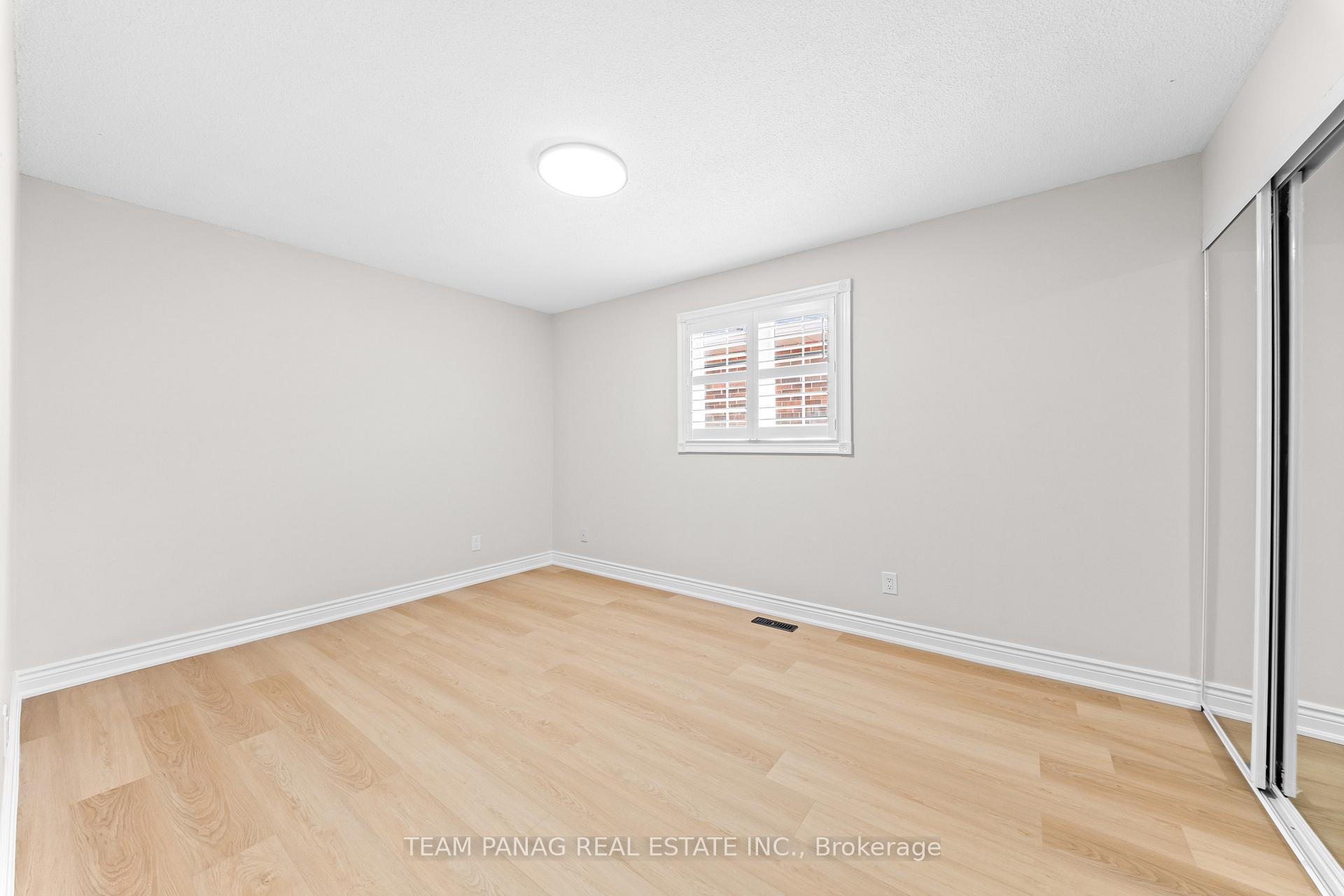 Photo 30 of 39 Colchester Avenue, Brampton, Heart Lake West — HOMEH