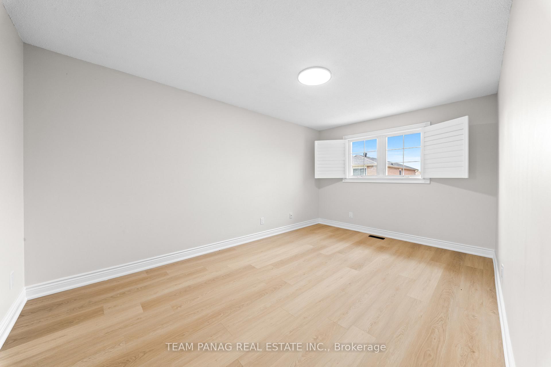 Photo 32 of 39 Colchester Avenue, Brampton, Heart Lake West — HOMEH