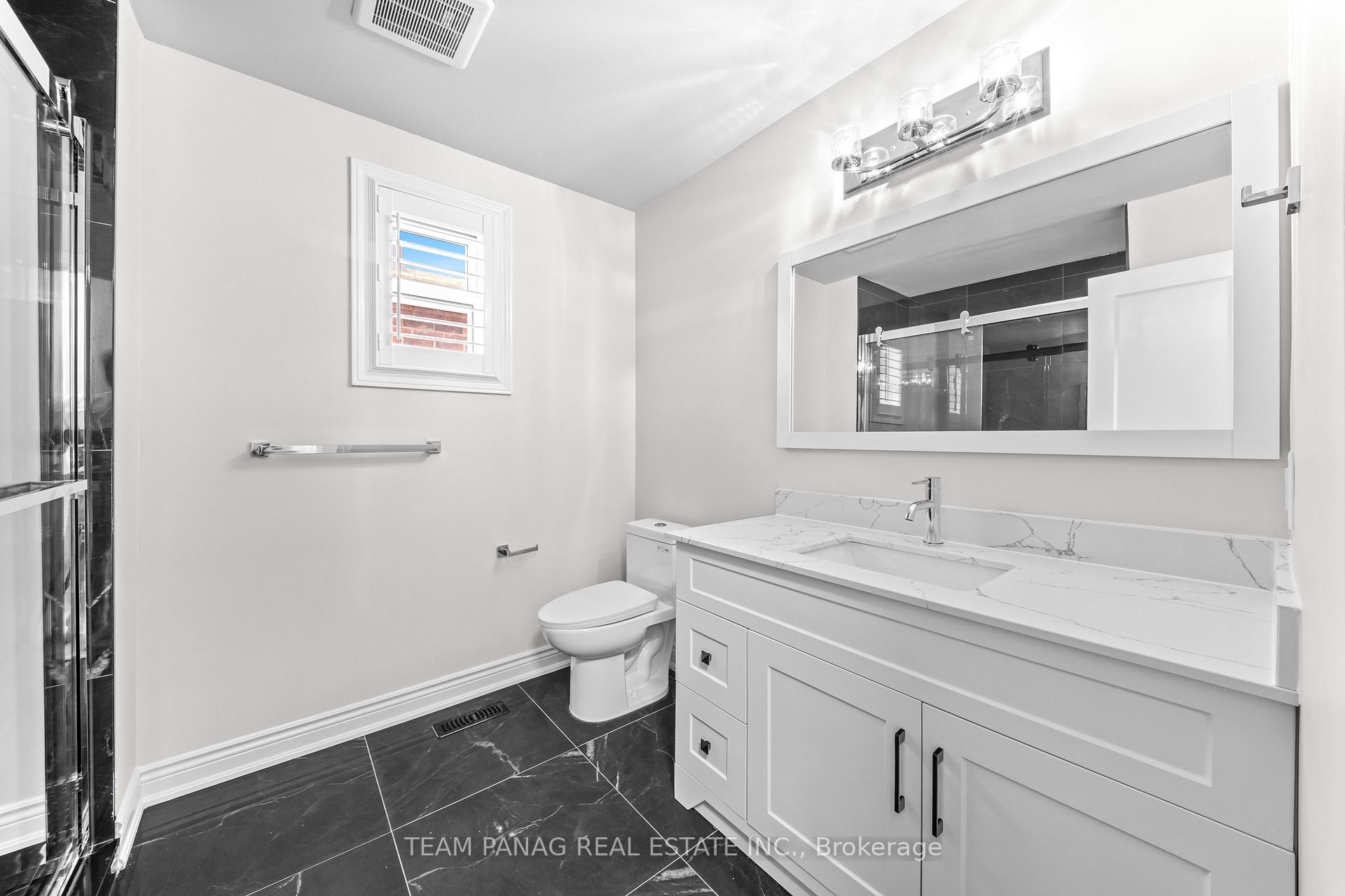 Photo 34 of 39 Colchester Avenue, Brampton, Heart Lake West — HOMEH