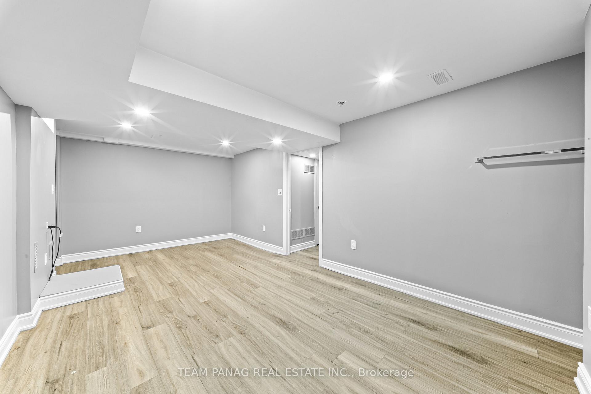 Photo 40 of 39 Colchester Avenue, Brampton, Heart Lake West — HOMEH