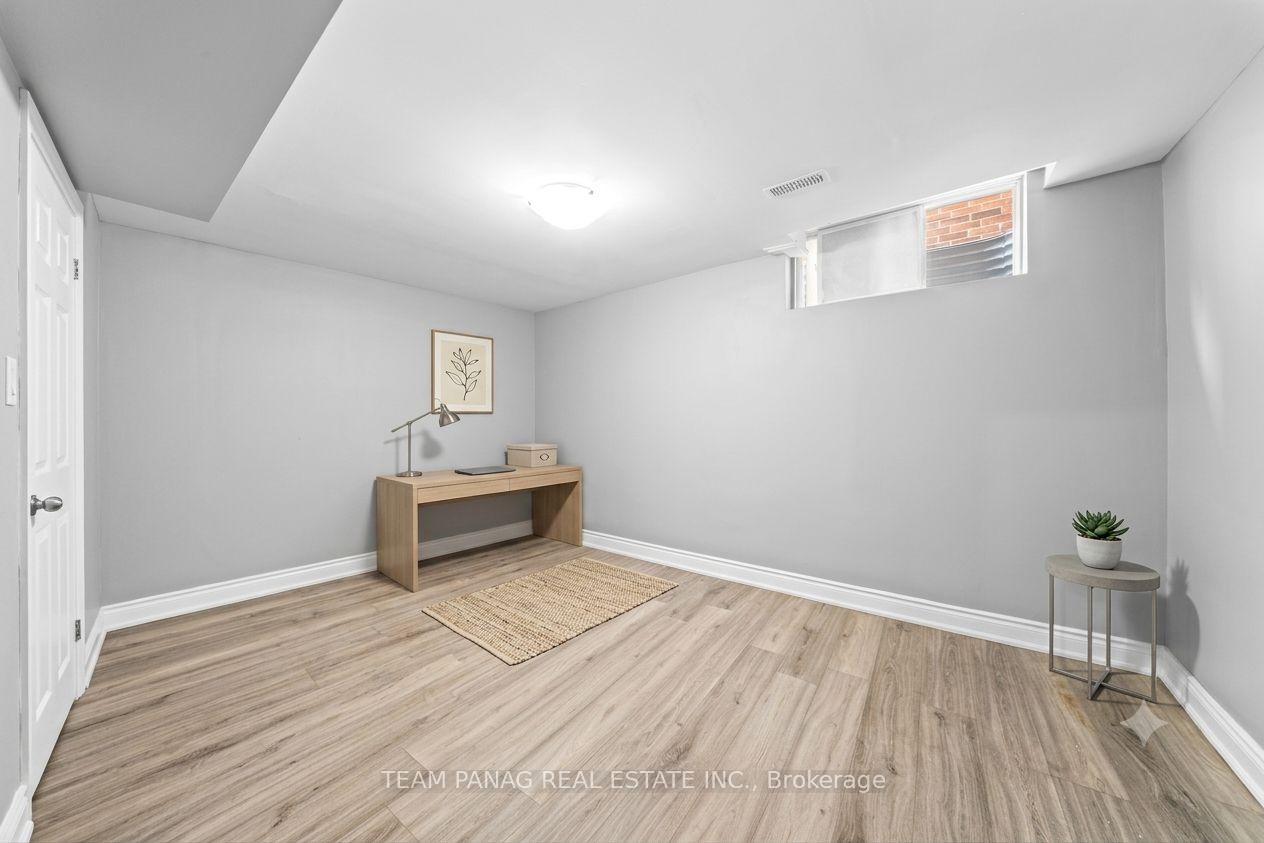 Photo 41 of 39 Colchester Avenue, Brampton, Heart Lake West — HOMEH
