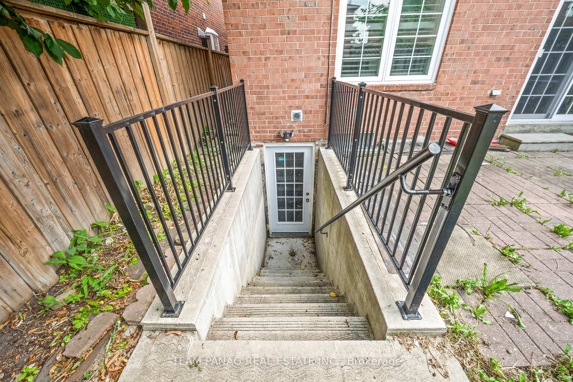 Photo 44 of 39 Colchester Avenue, Brampton, Heart Lake West — HOMEH