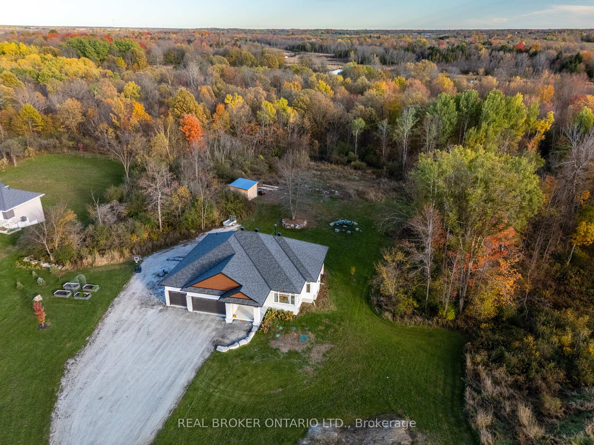 Photo 2 of 119 Ernest Way, Tay Valley, Bathurst/Burgess & Sherbrooke (Bathurst) Twp — HOMEH