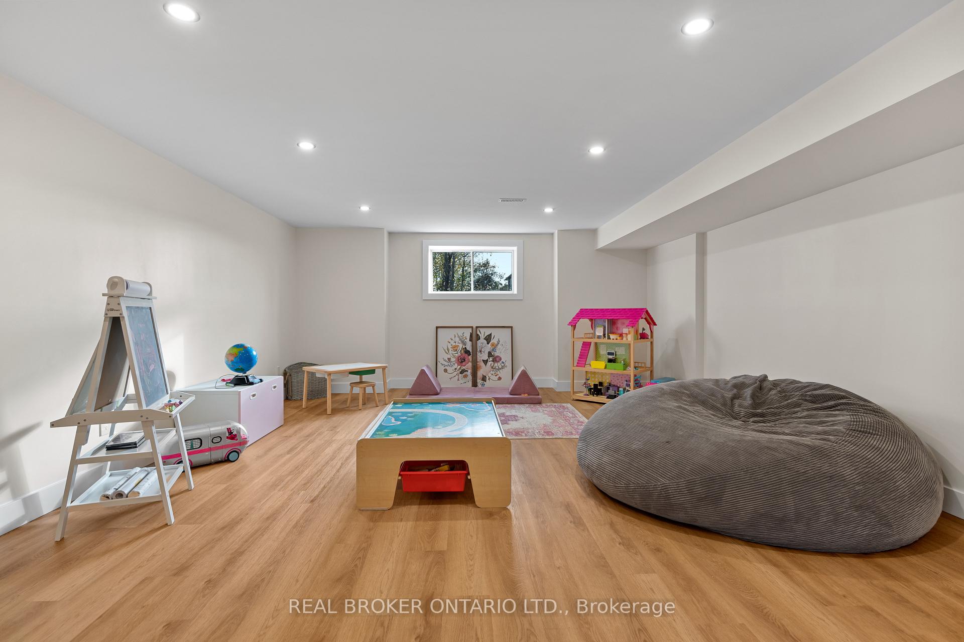 Photo 30 of 119 Ernest Way, Tay Valley, Bathurst/Burgess & Sherbrooke (Bathurst) Twp — HOMEH