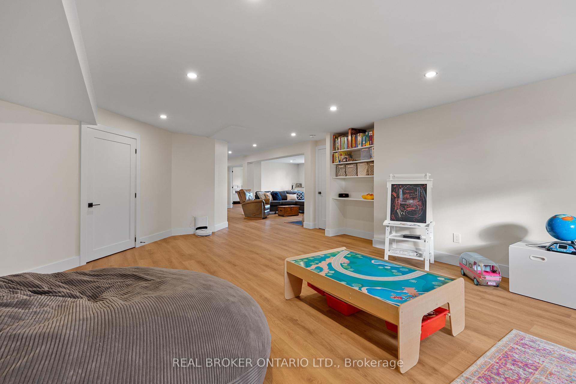 Photo 31 of 119 Ernest Way, Tay Valley, Bathurst/Burgess & Sherbrooke (Bathurst) Twp — HOMEH