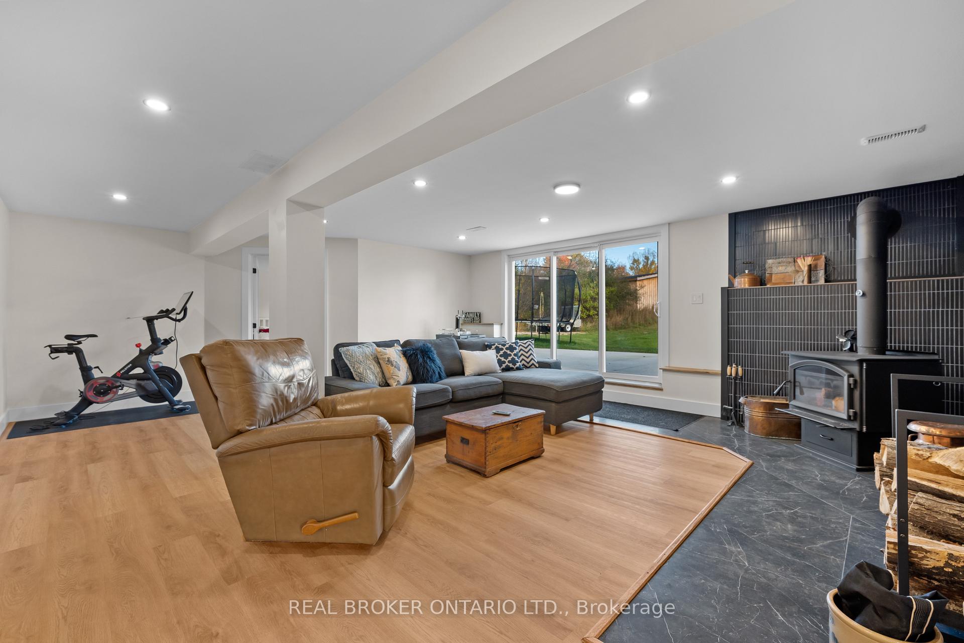Photo 32 of 119 Ernest Way, Tay Valley, Bathurst/Burgess & Sherbrooke (Bathurst) Twp — HOMEH