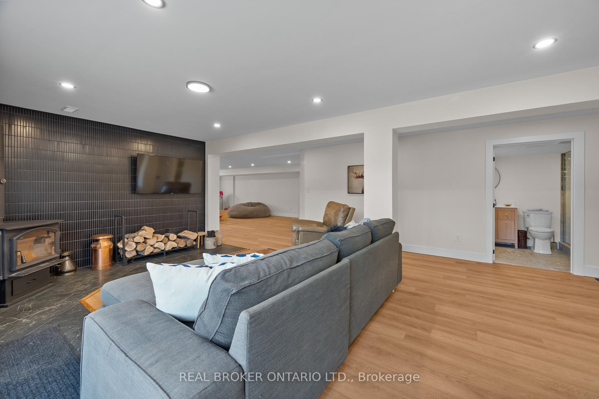 Photo 33 of 119 Ernest Way, Tay Valley, Bathurst/Burgess & Sherbrooke (Bathurst) Twp — HOMEH
