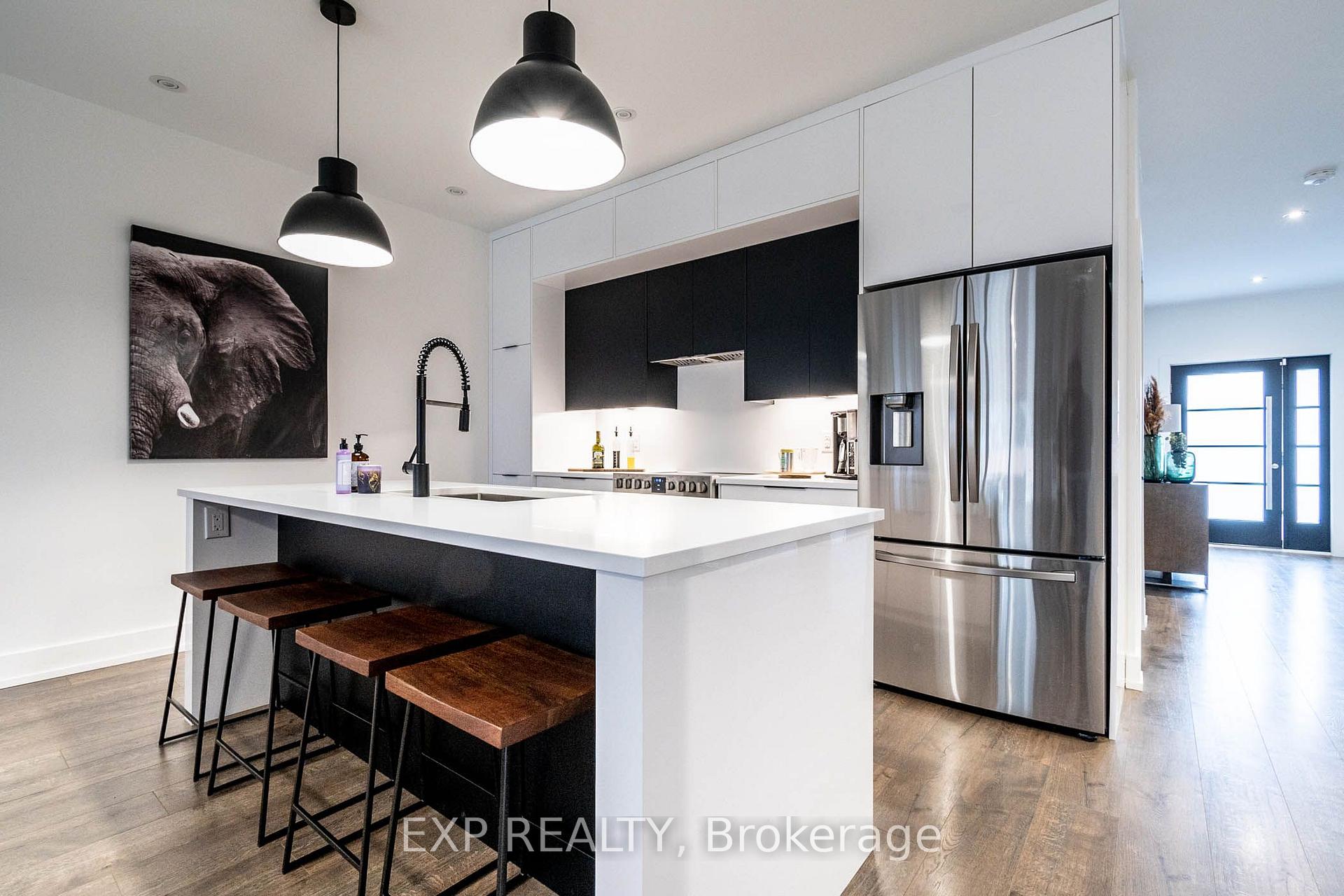 Photo 3 of 8889 Angie Drive, Niagara Falls, Forestview — HOMEH