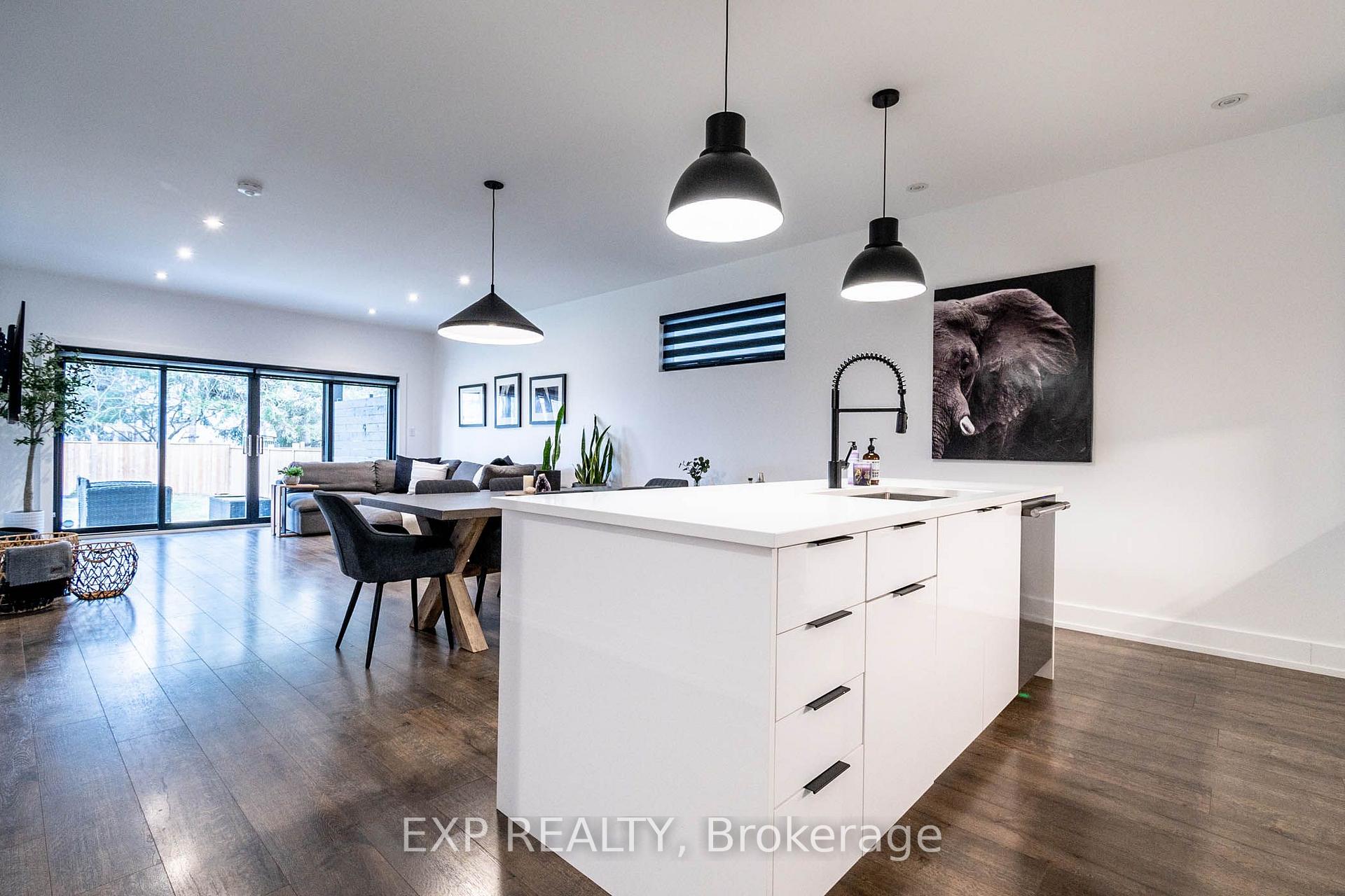 Photo 4 of 8889 Angie Drive, Niagara Falls, Forestview — HOMEH